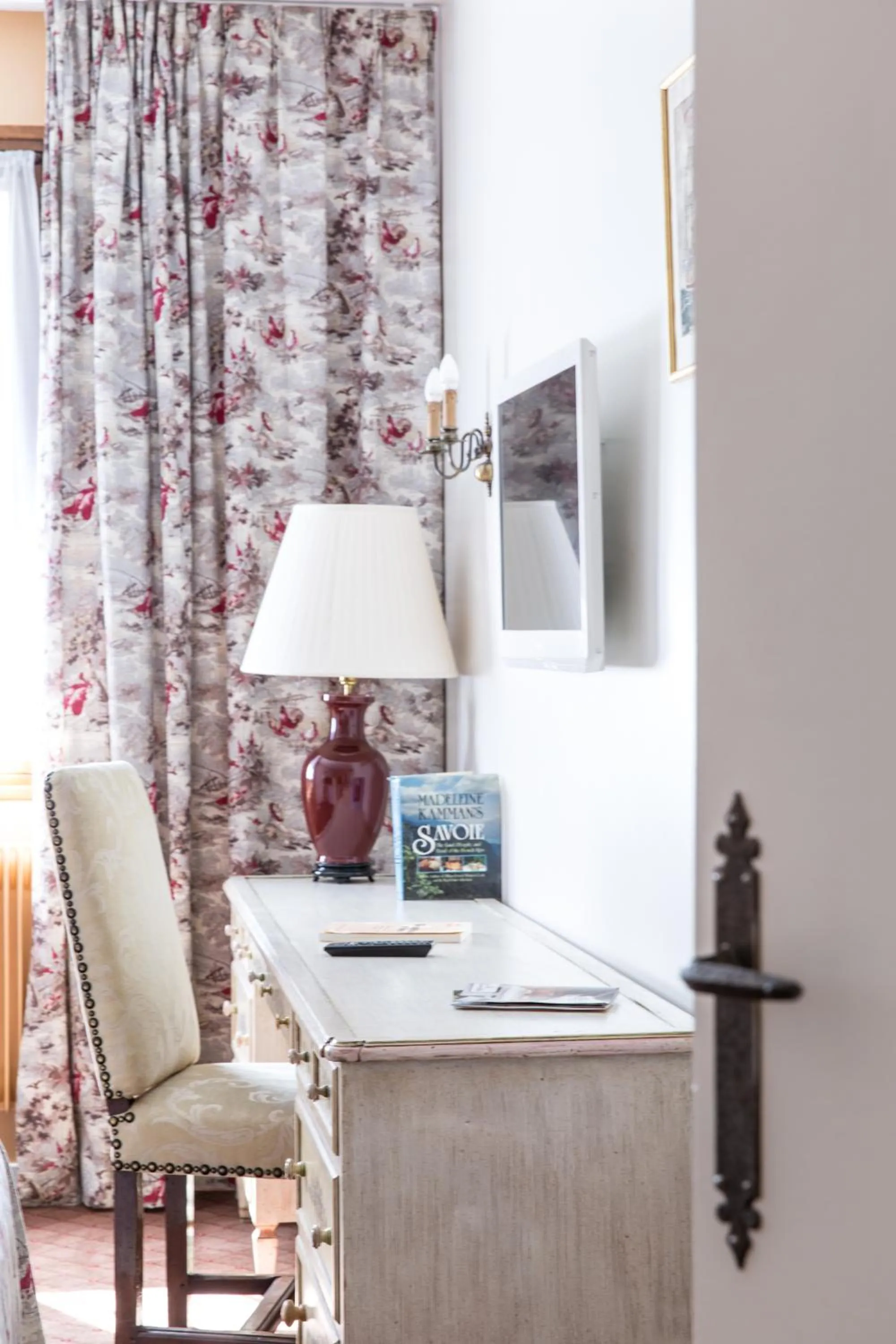 TV and multimedia in Hôtel Restaurant Million