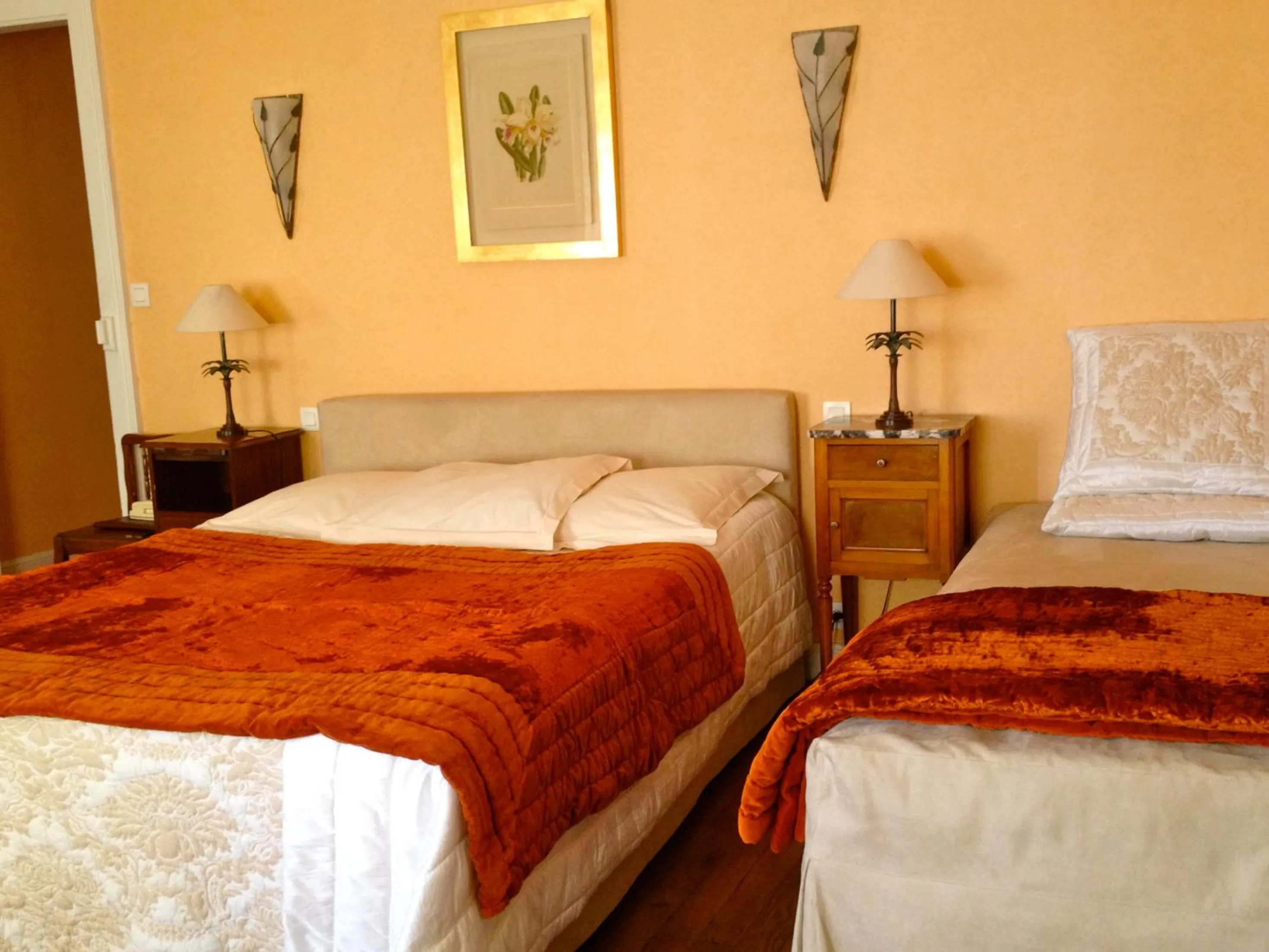 Photo of the whole room, Bed in Hôtel Restaurant Million