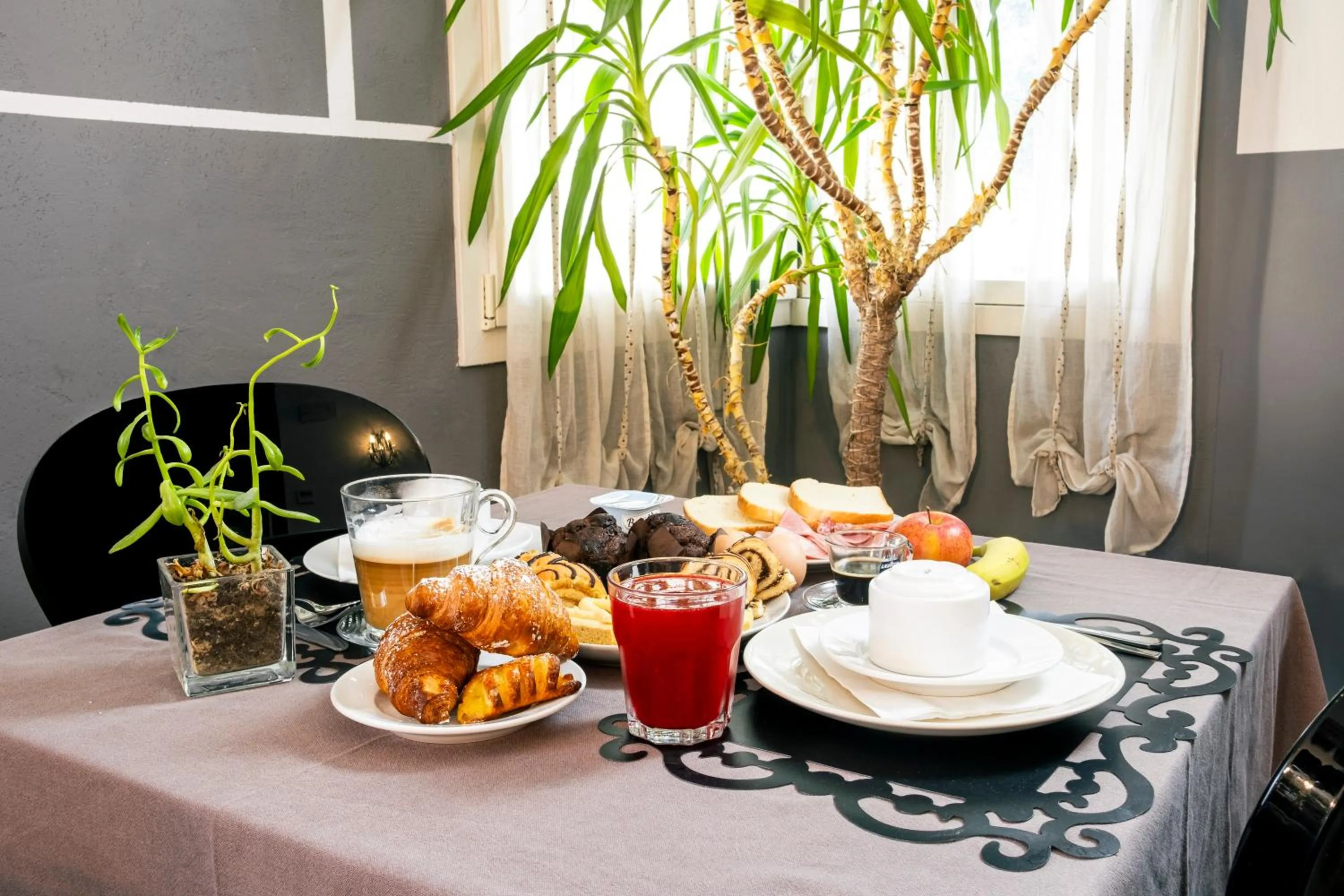 Breakfast in Hotel Volta