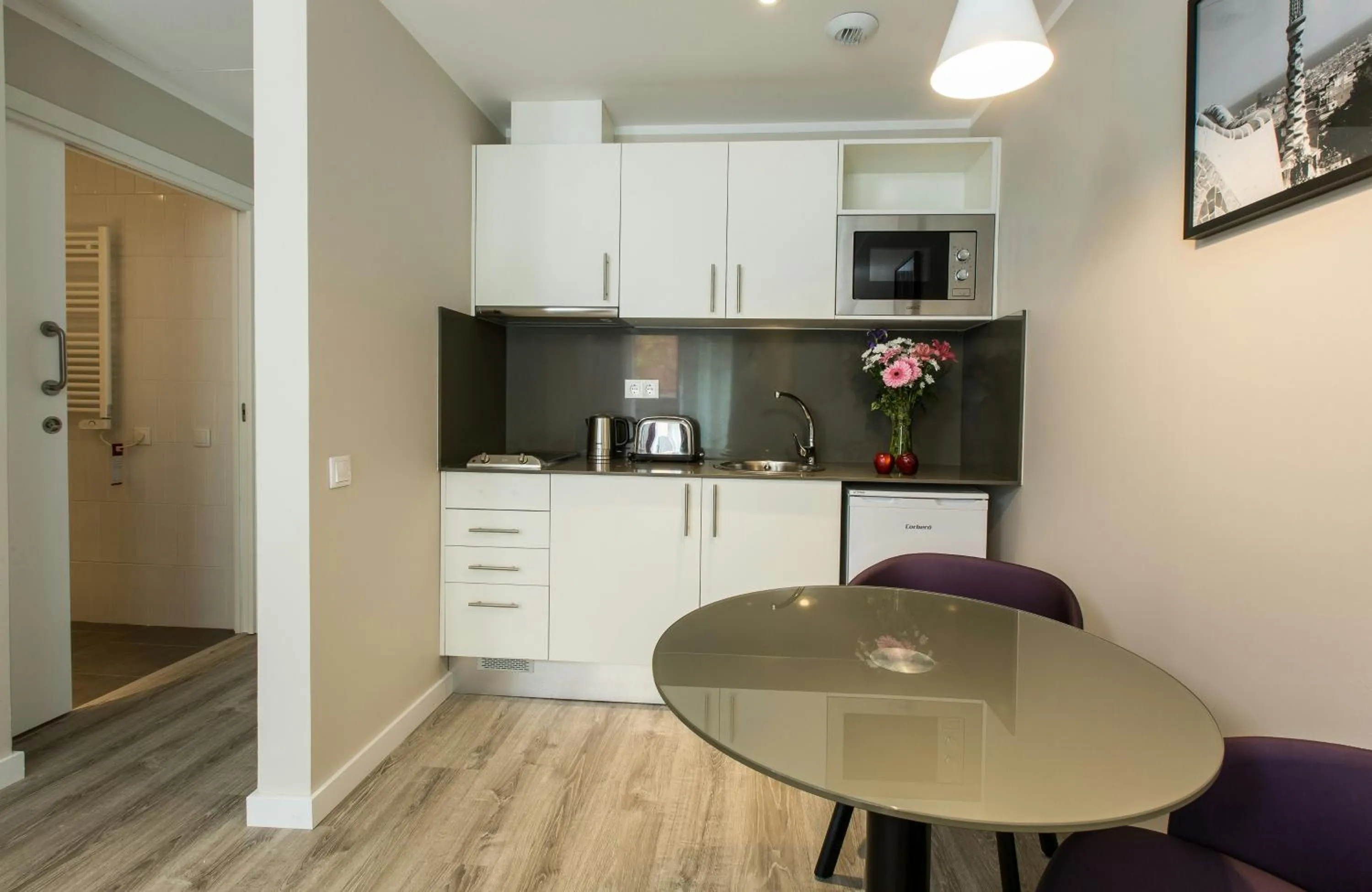 Kitchen or kitchenette in Leonardo Boutique Hotel Barcelona Sagrada Familia