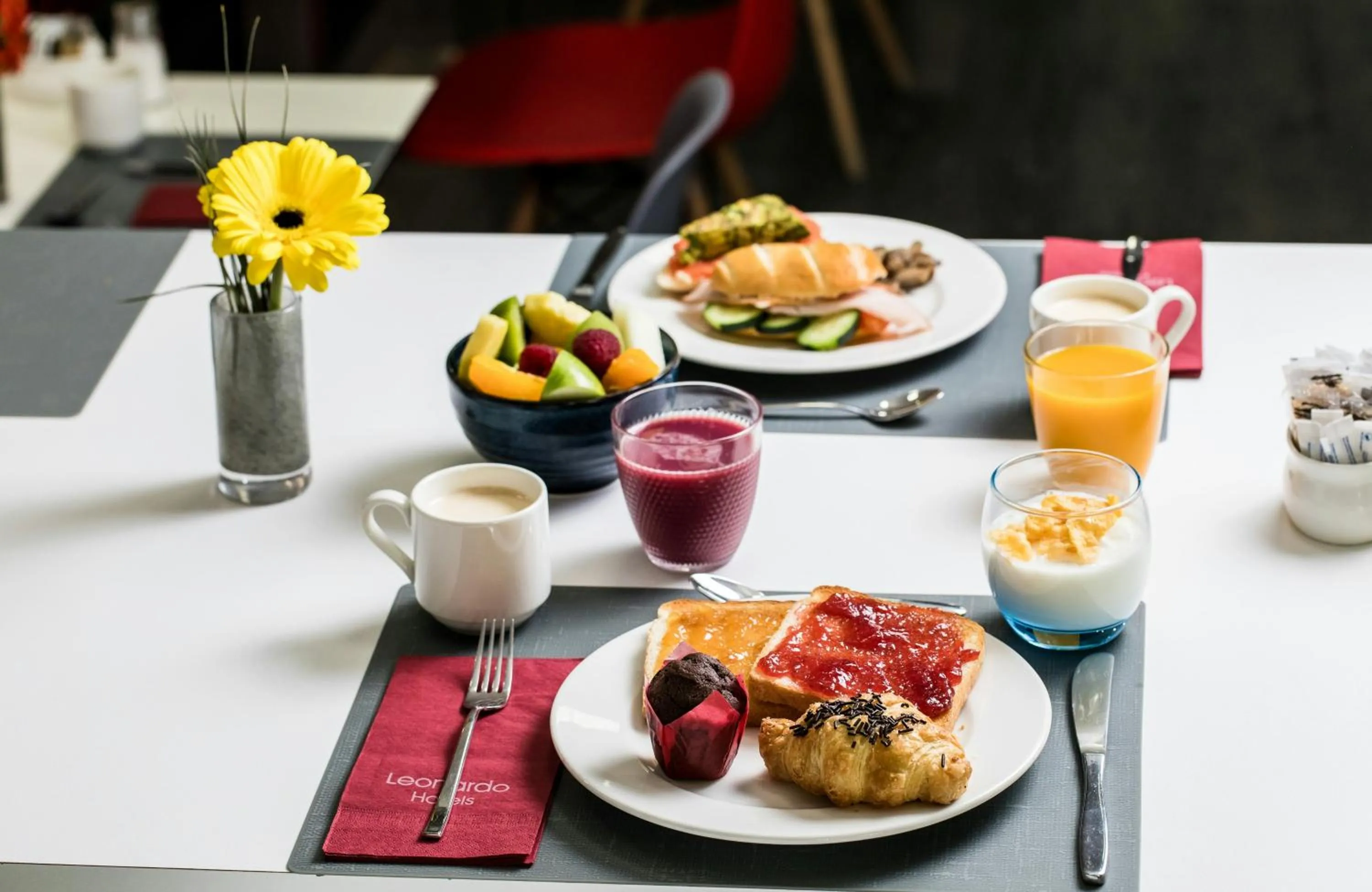 Breakfast in Leonardo Boutique Hotel Barcelona Sagrada Familia