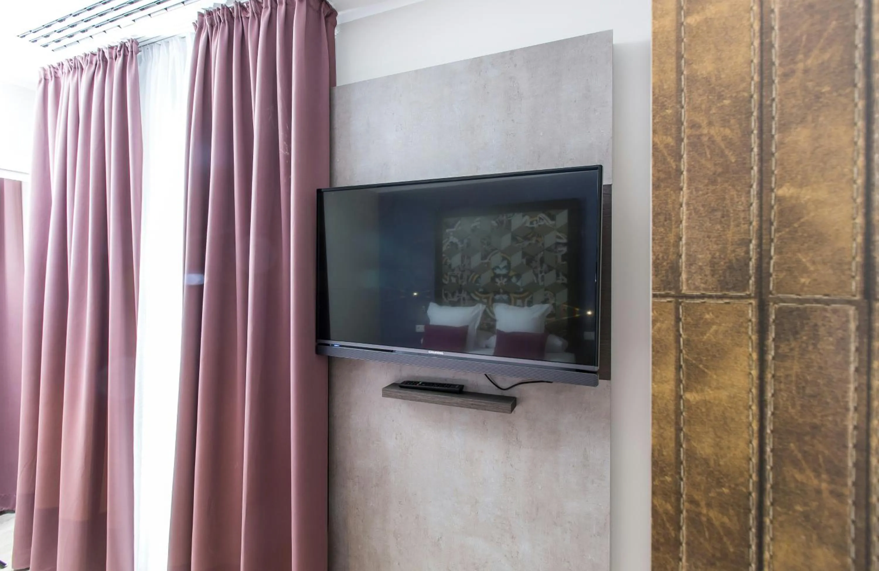 Photo of the whole room in Leonardo Boutique Hotel Barcelona Sagrada Familia