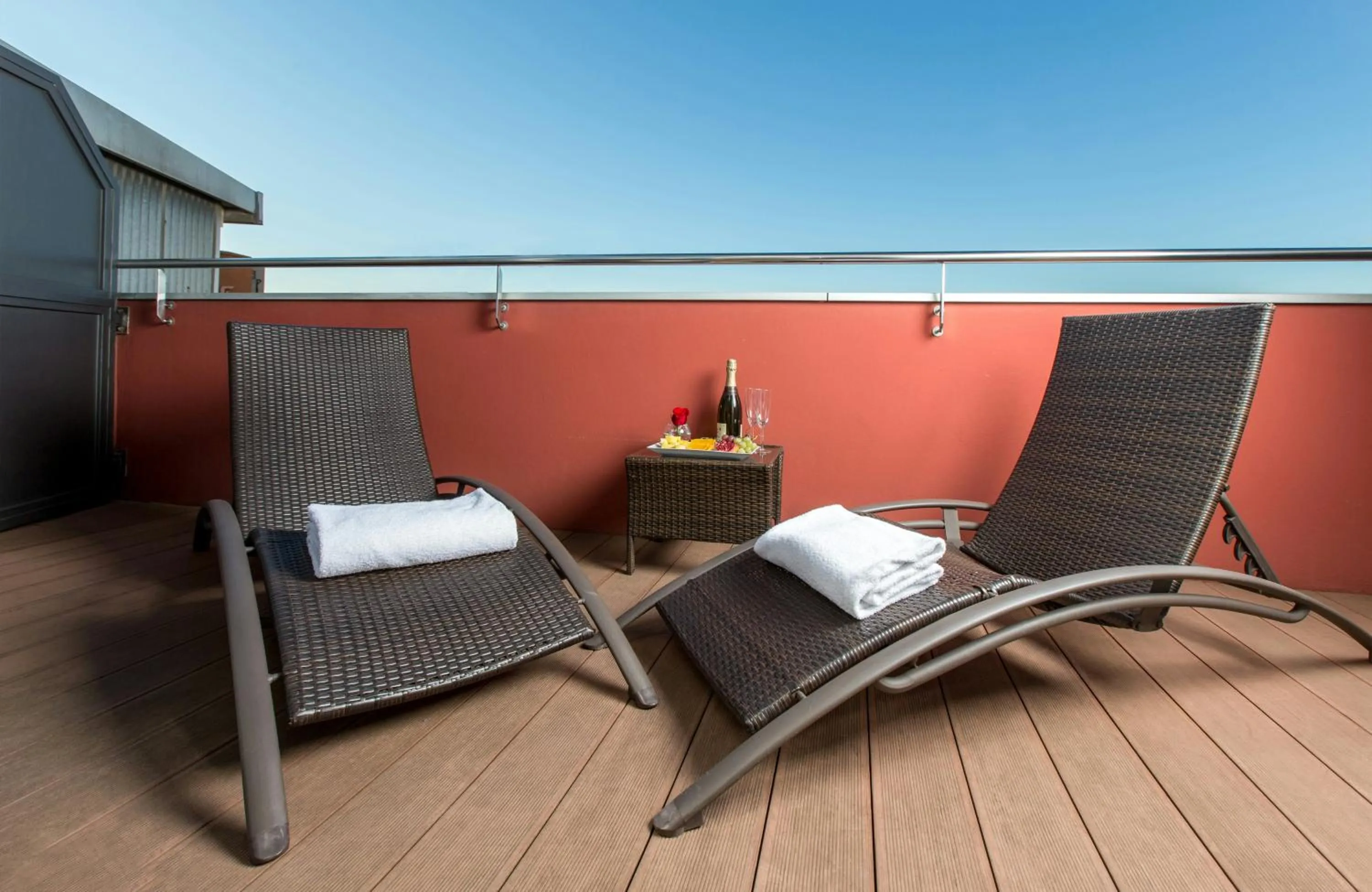 Photo of the whole room in Leonardo Boutique Hotel Barcelona Sagrada Familia