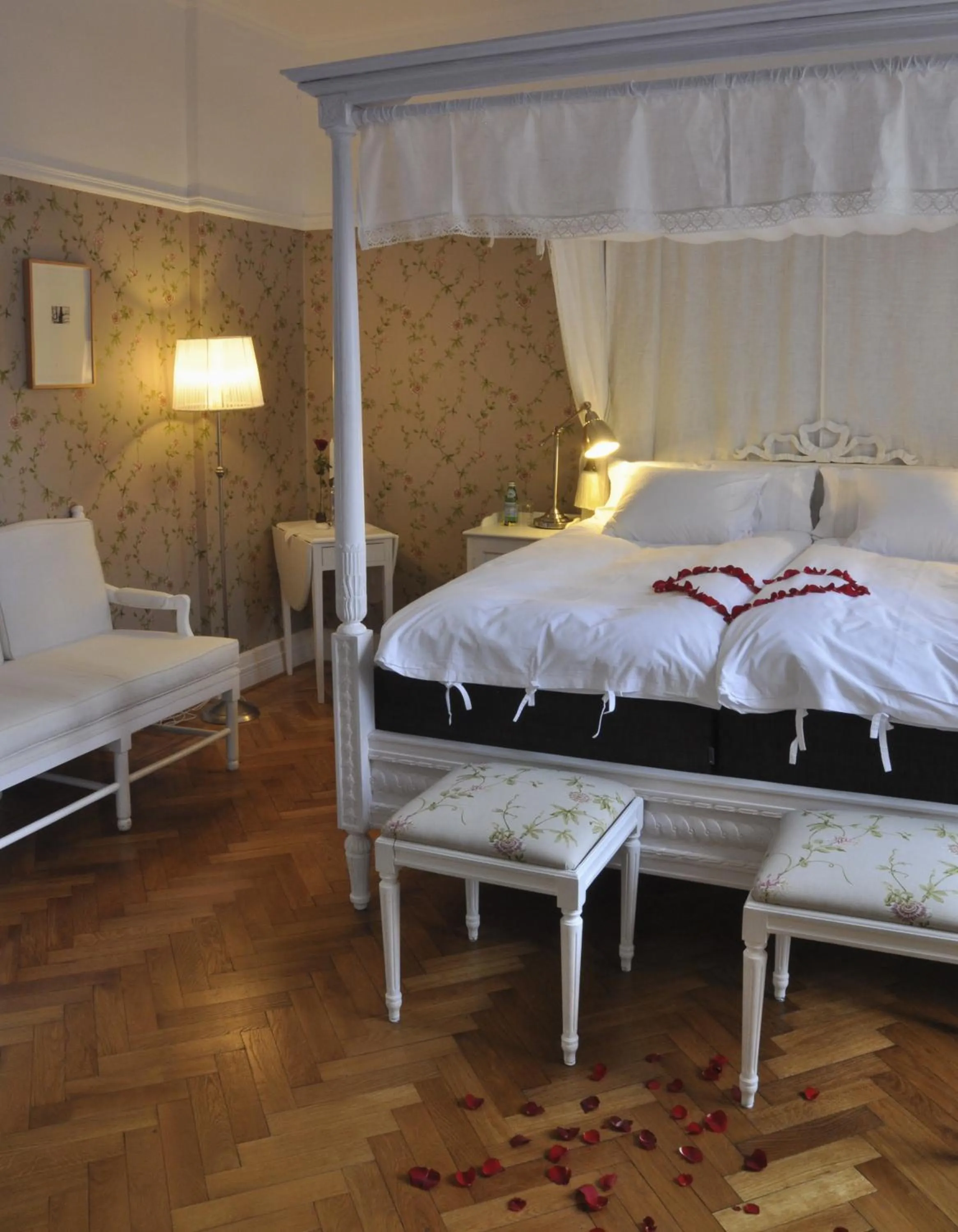 Bedroom, Bed in Annas Hotell