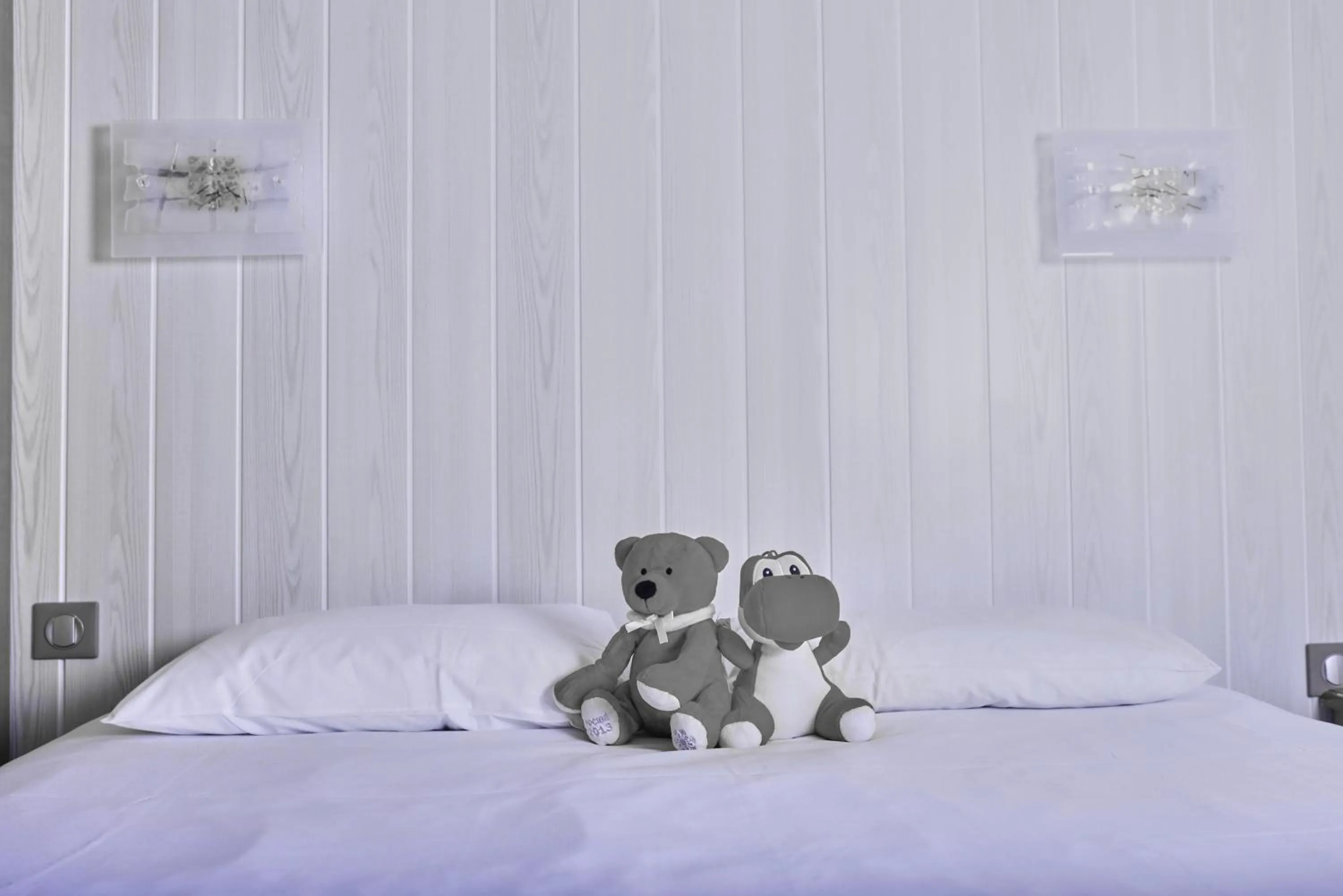 Bedroom, Bed in Brit Hotel Chambery