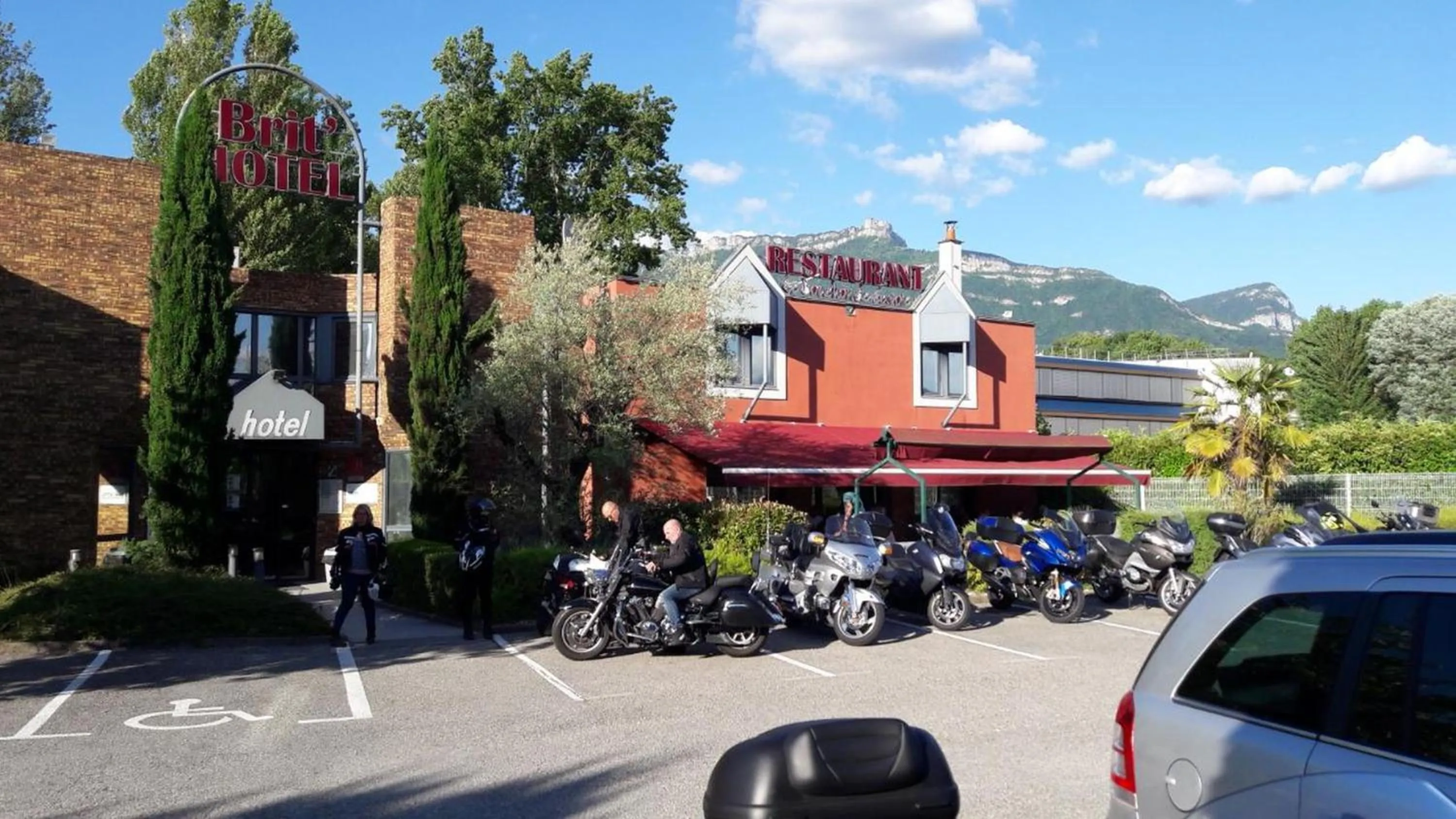 Parking in Brit Hotel Chambery