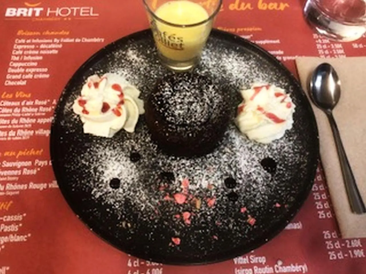 Restaurant/places to eat in Brit Hotel Chambery