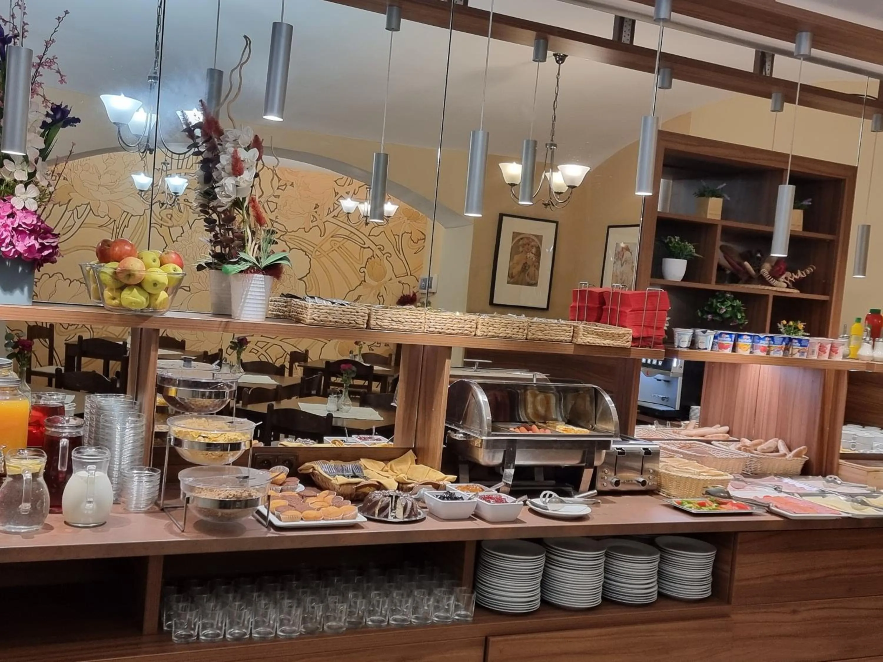 Food and drinks in Hotel Klara