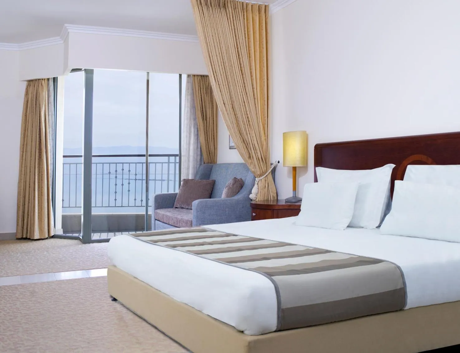 Balcony/Terrace, Bed in Royal Dead Sea - Hotel & Spa