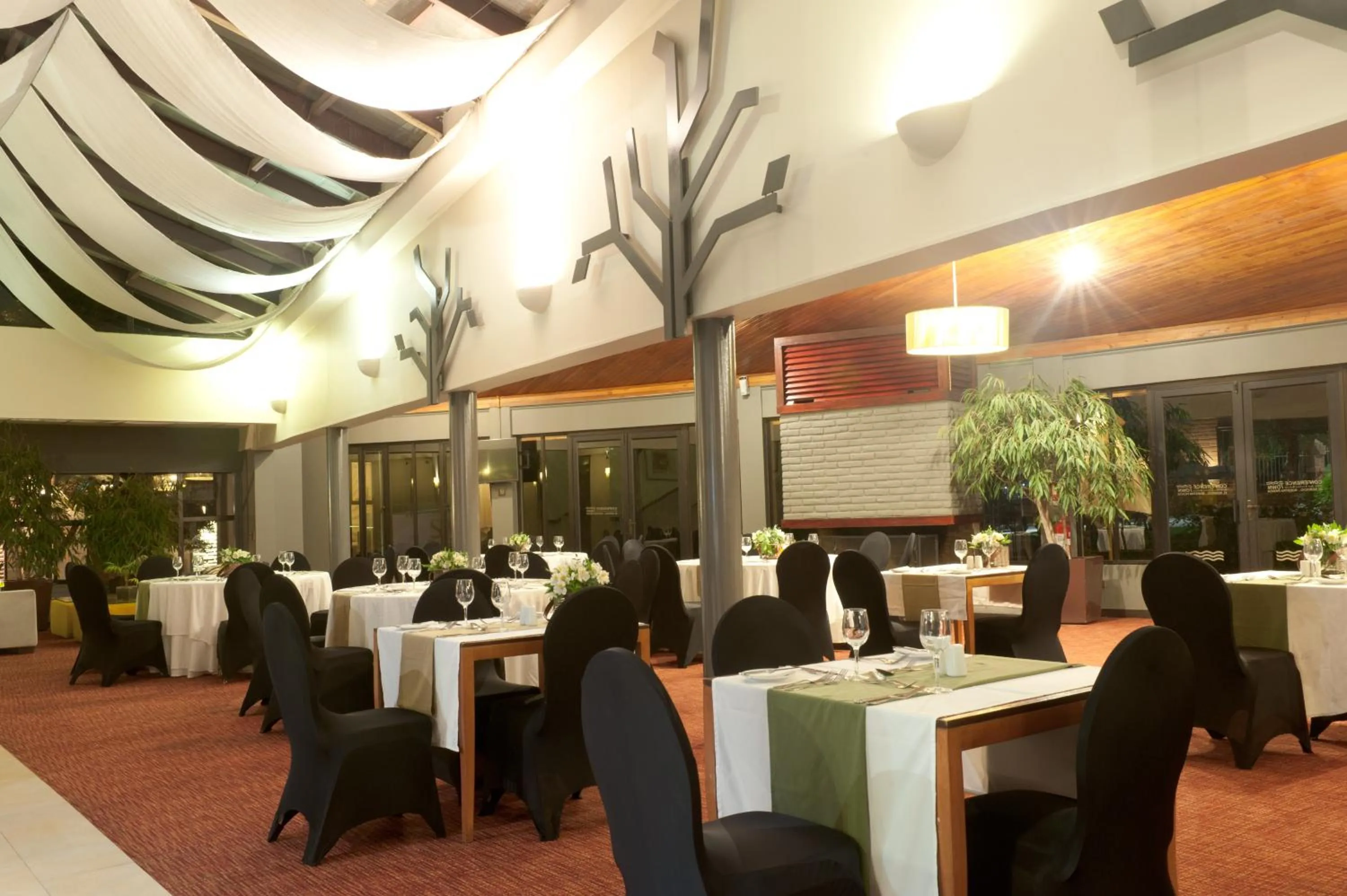 Restaurant/places to eat in Hotel Bosque de Reñaca