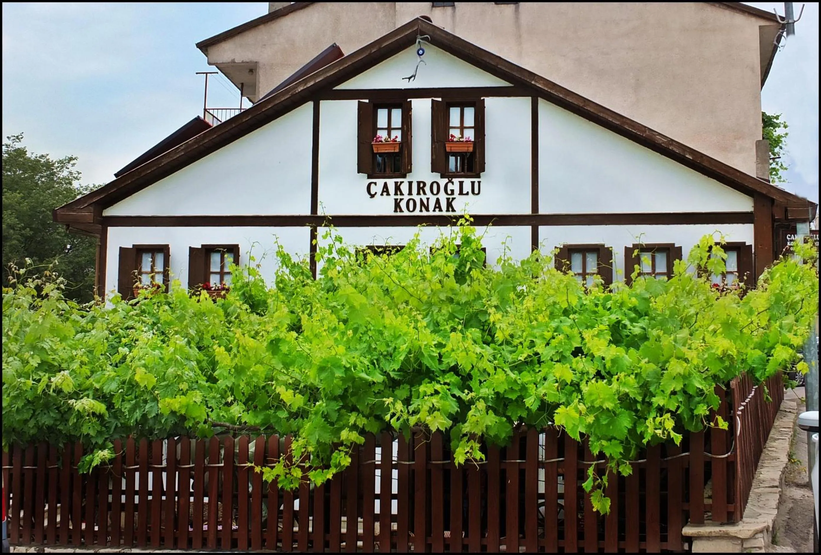 Property building in Cakiroglu Konak
