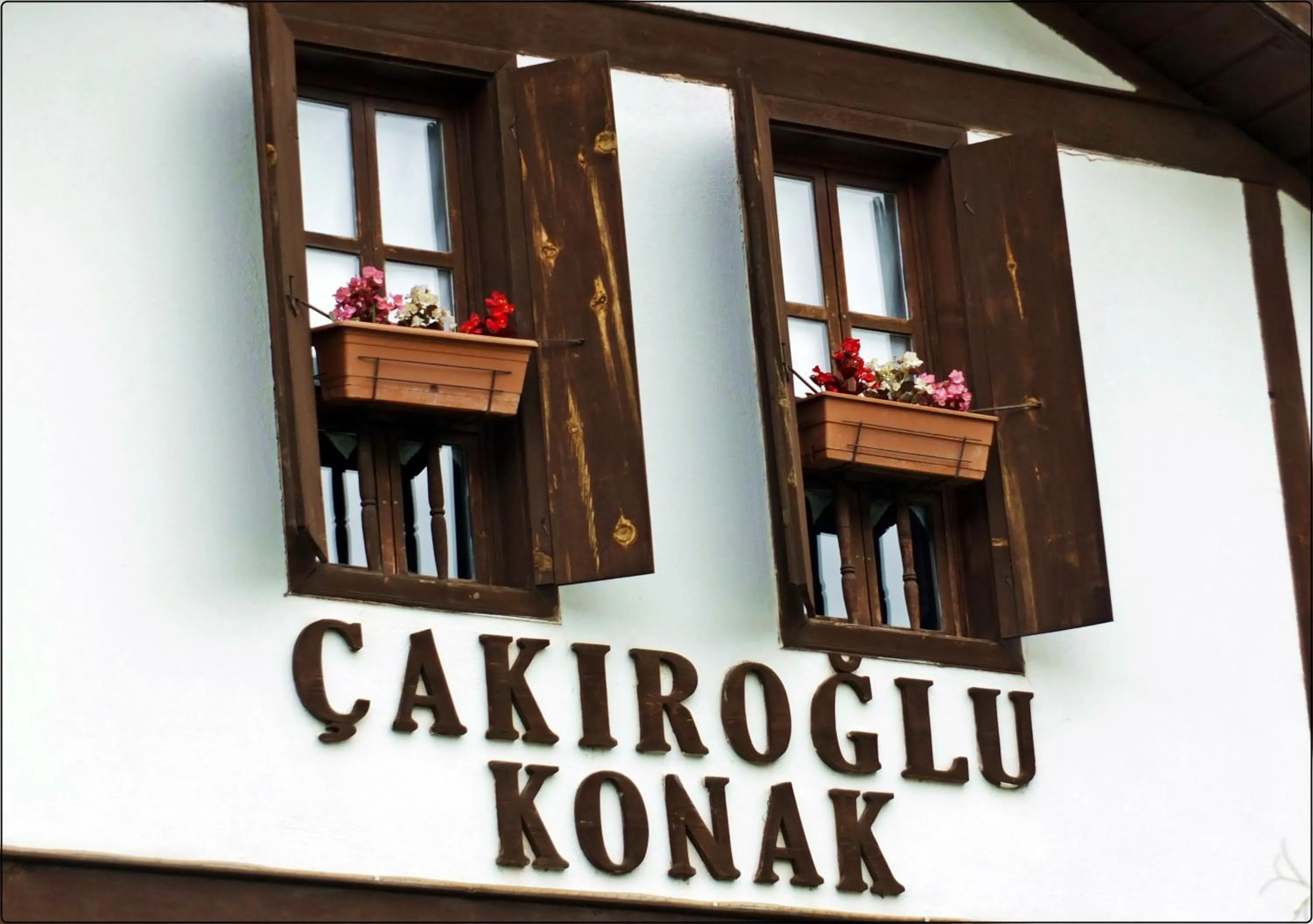 Property building in Cakiroglu Konak