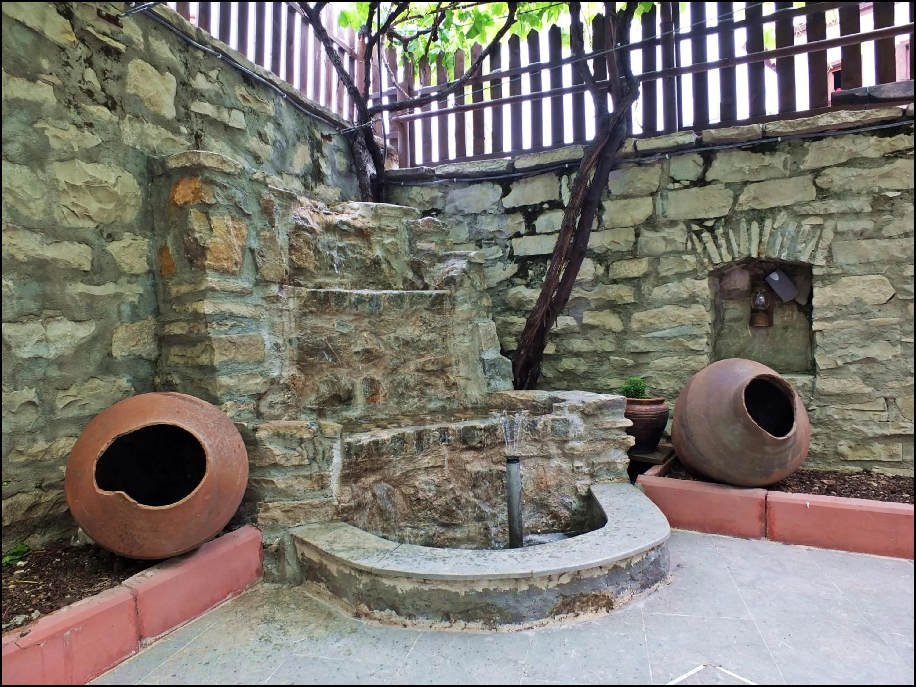 Property building in Cakiroglu Konak