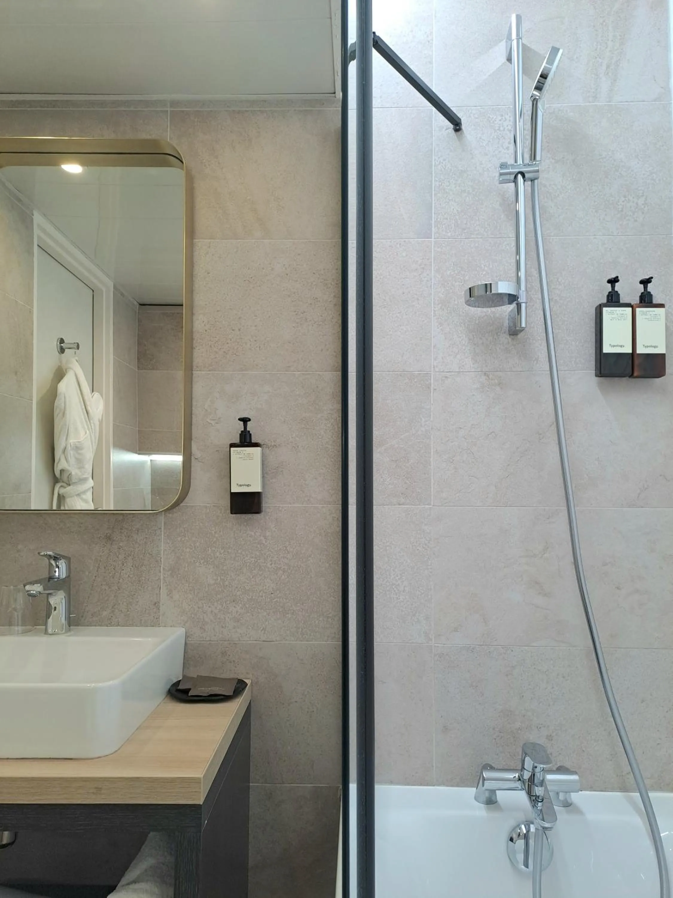 Bathroom in Best Western Plus Opéra Batignolles