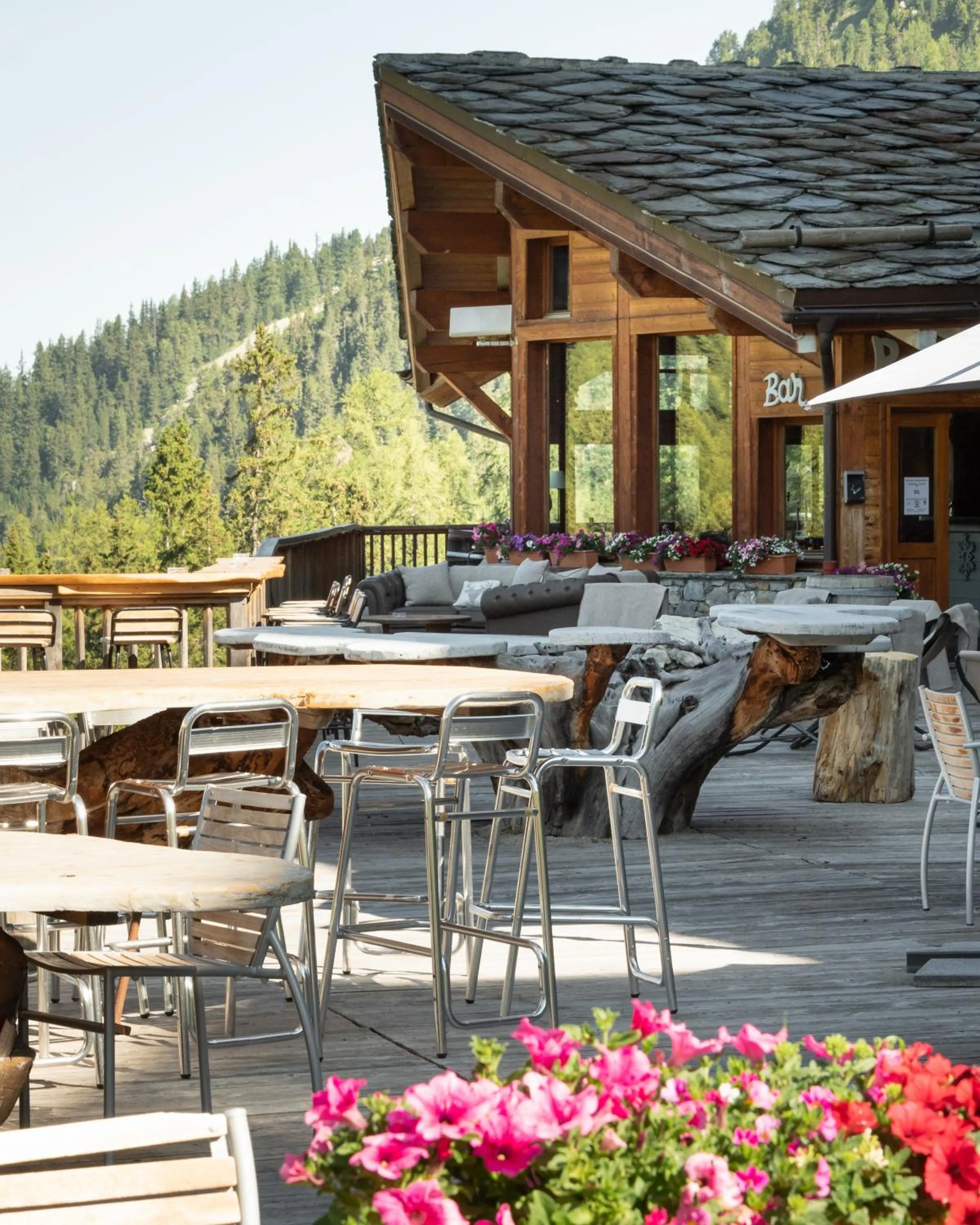 Restaurant/places to eat in Hôtel Carlina by Les Etincelles