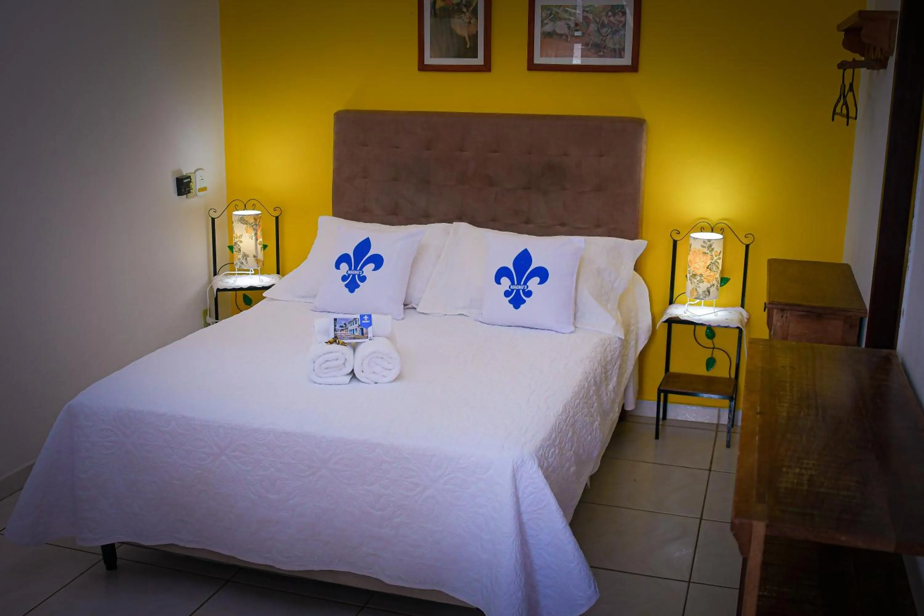 Property building, Bed in Magnu´s Pousada