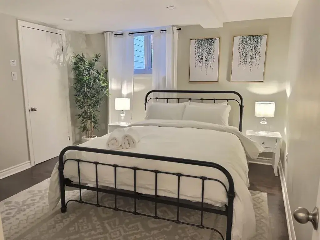 Junior Suite in Gite du Survenant Montreal Junior Suite in Gite du Survenant Montreal