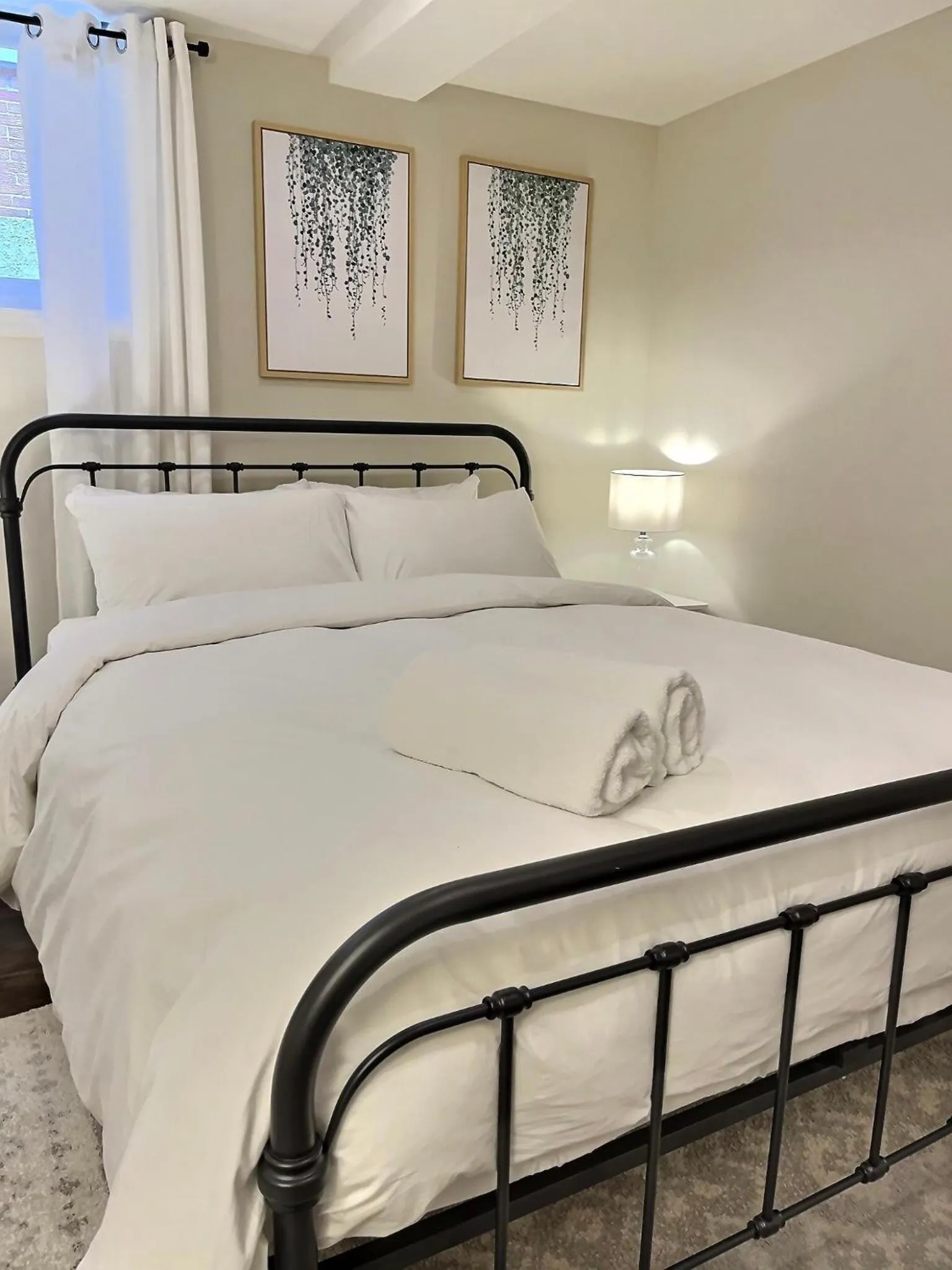 Bed in Gite du Survenant Montreal