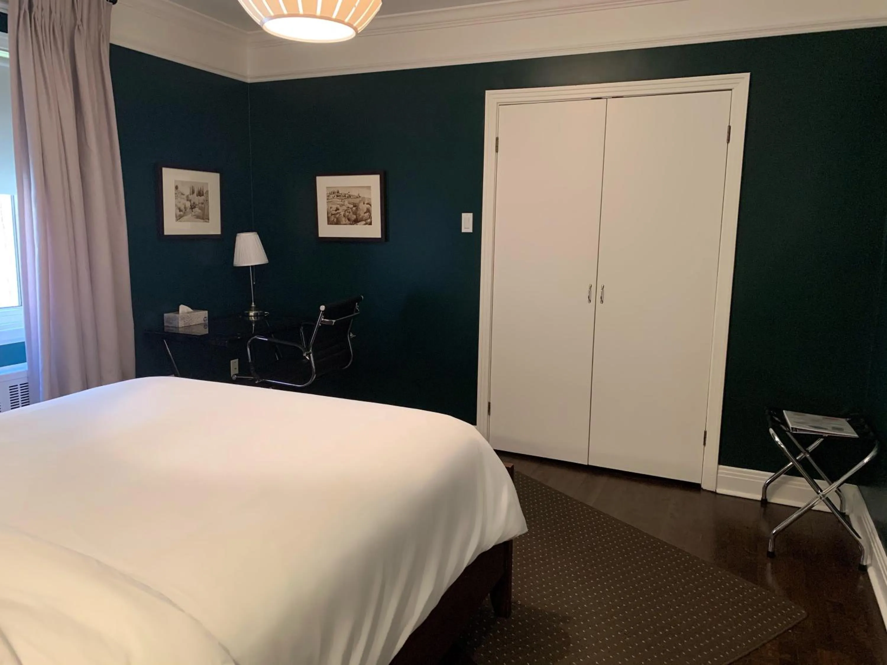 Bedroom, Bed in Gite du Survenant Montreal