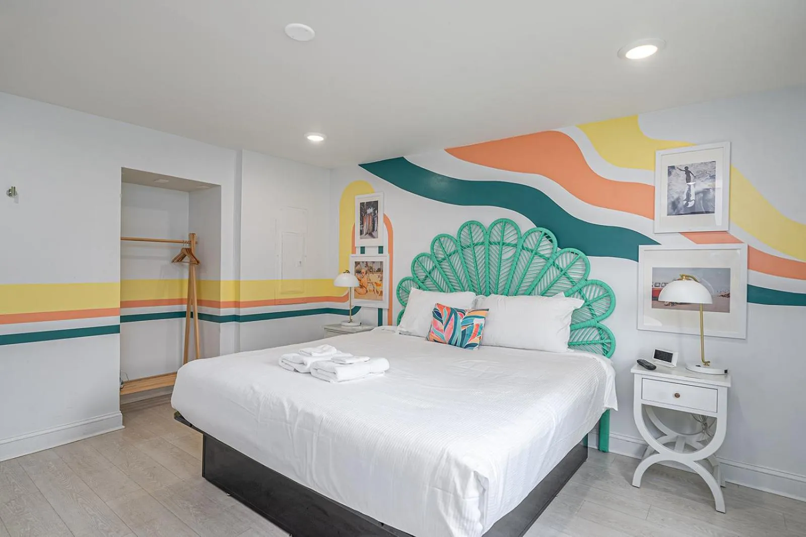 Bed in Royal Palms Motel