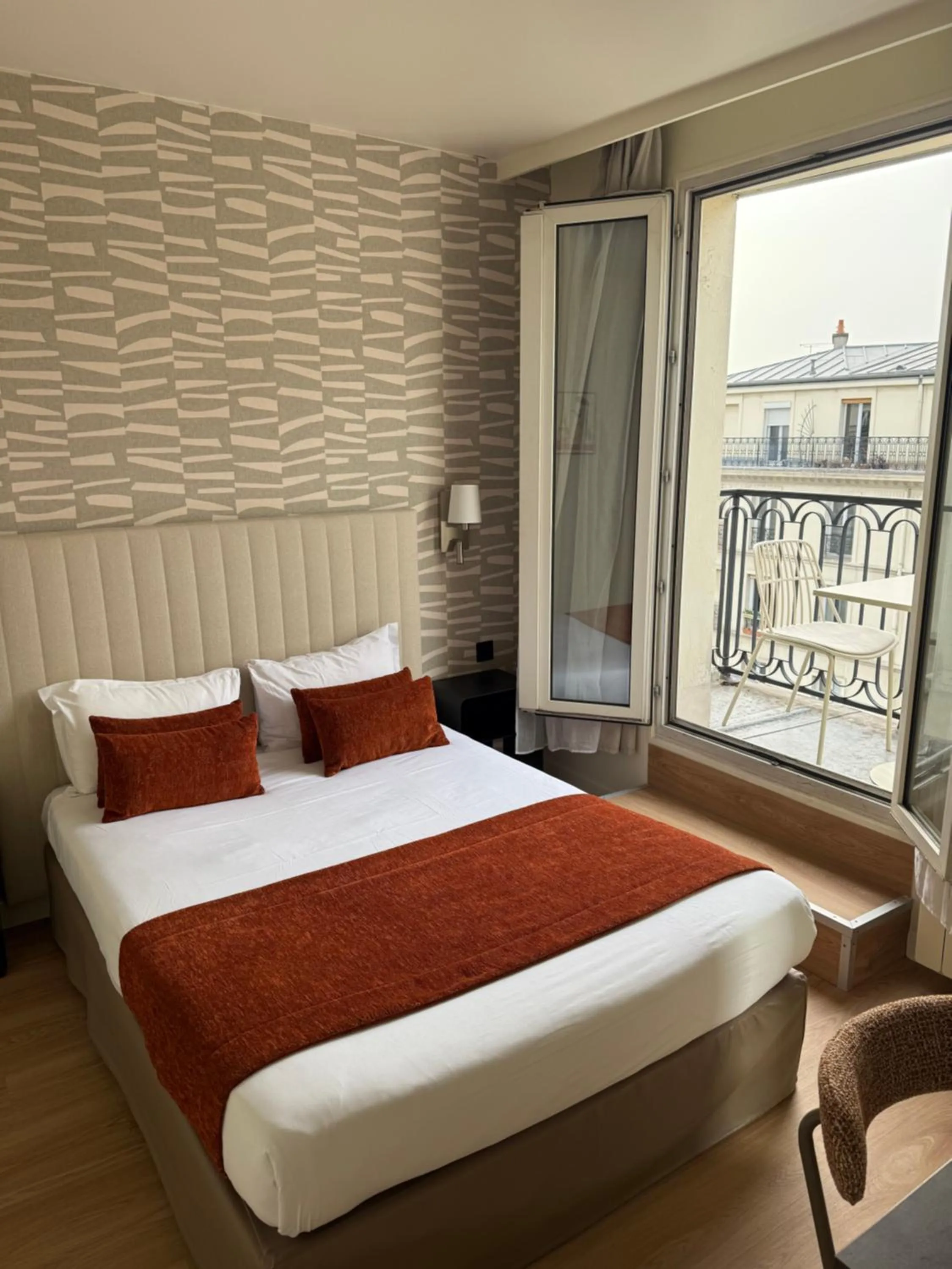 Bed in Hôtel De Venise