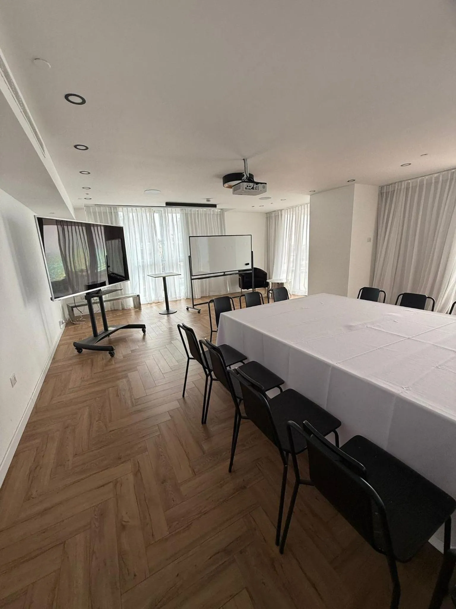 Island Luxurious Suites Hotel and Spa