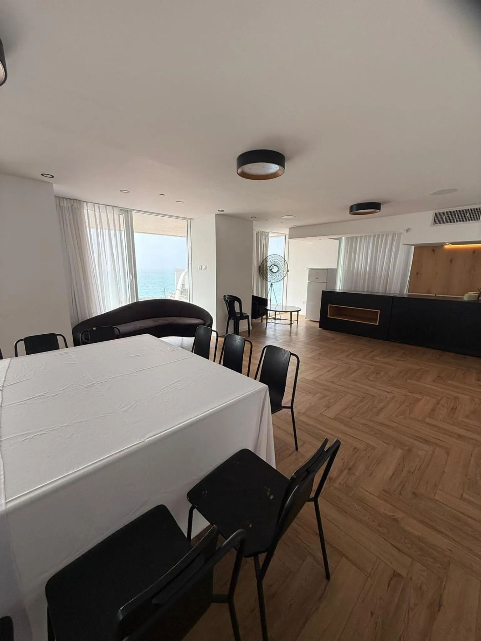 Bed in Island Luxurious Suites Hotel and Spa