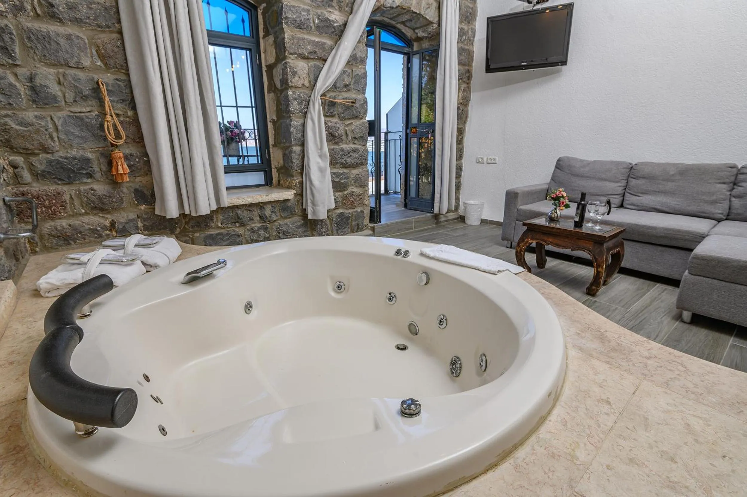 Hot Tub in Shirat Hayam Boutique Hotel
