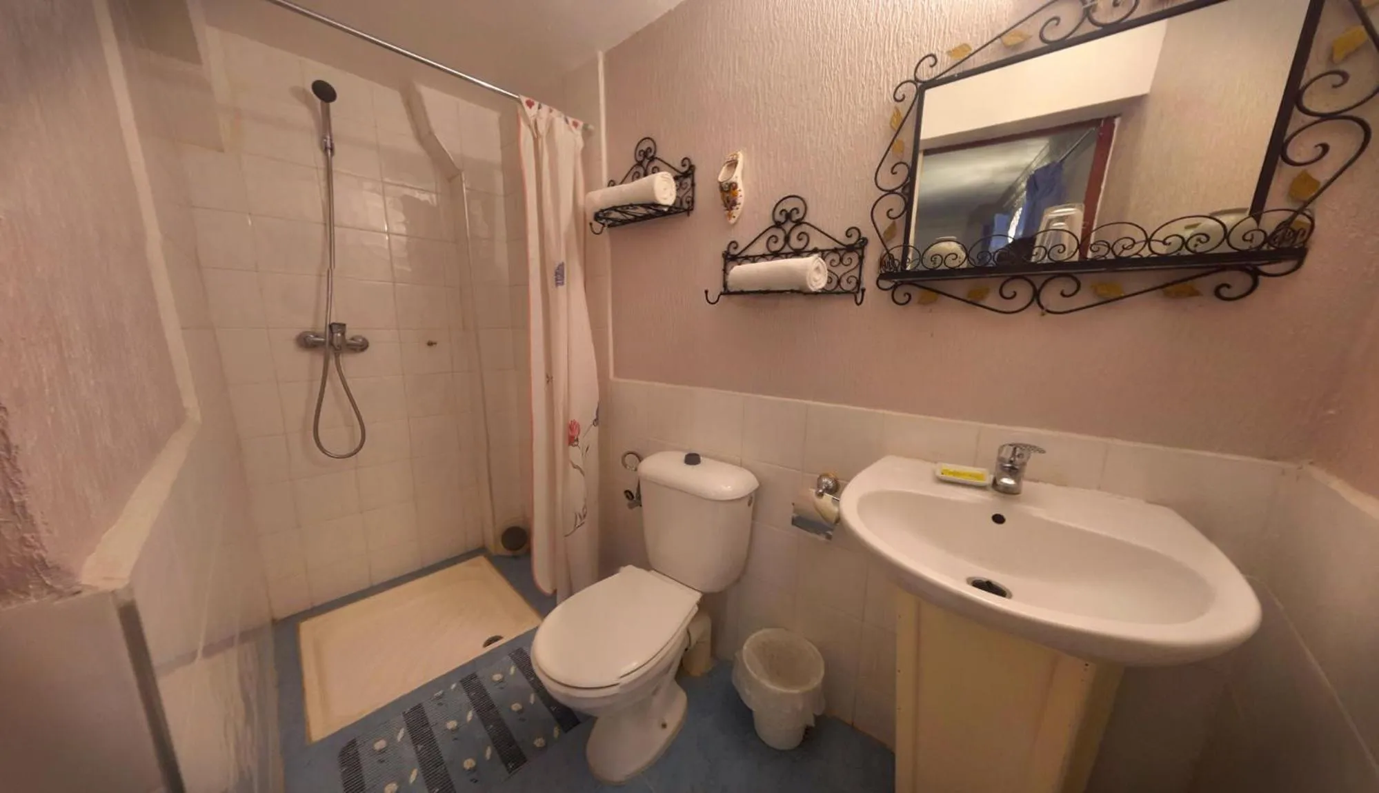 Bathroom in Riad Atika Mek