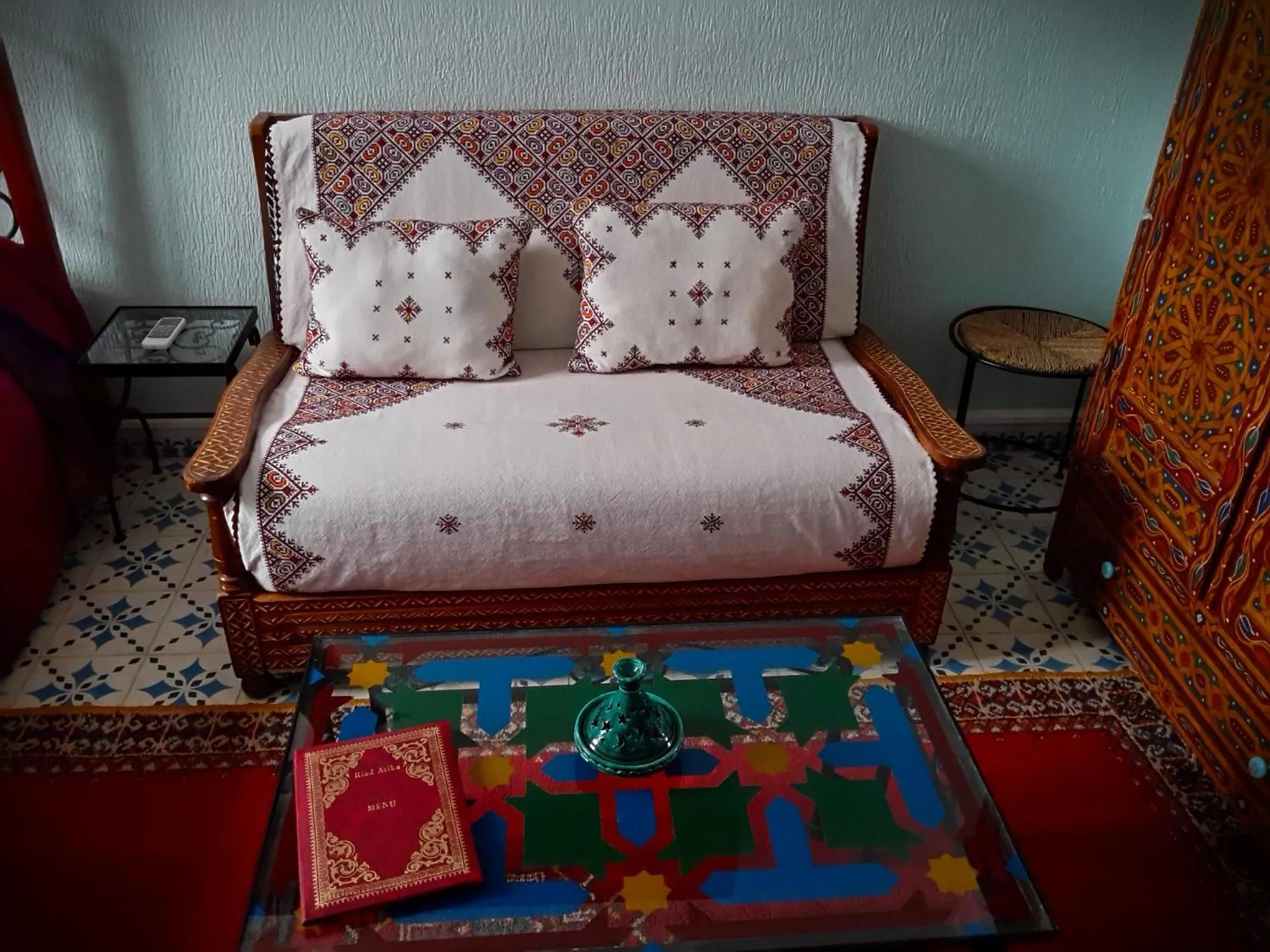 Living room, Bed in Riad Atika Mek