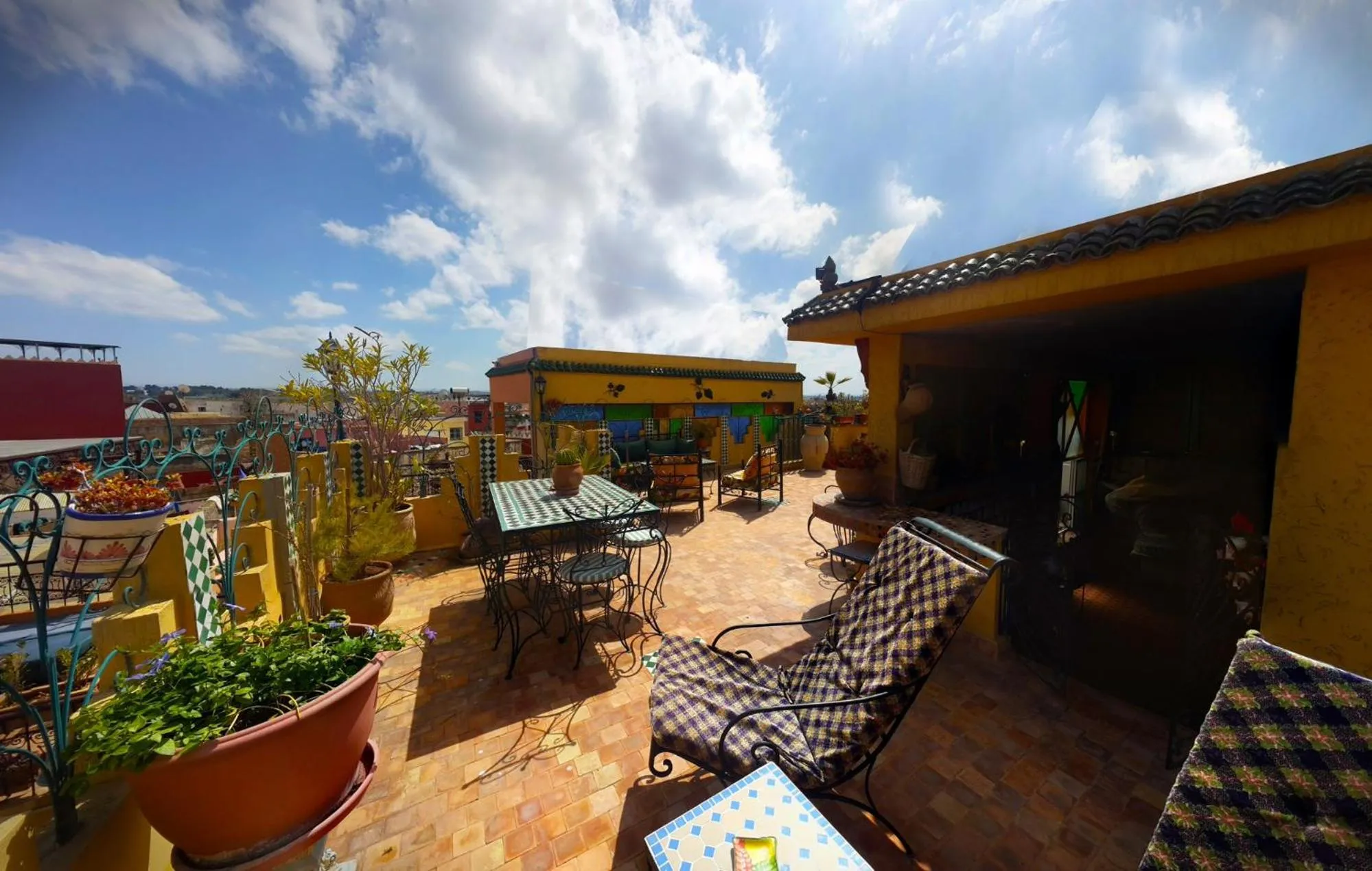 Restaurant/places to eat in Riad Atika Mek