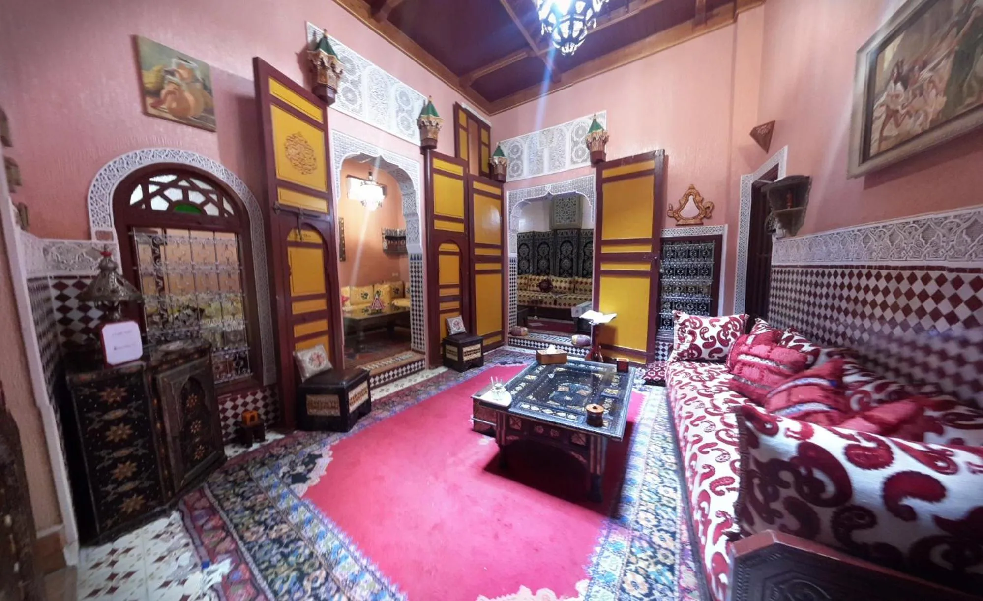 Communal lounge/ TV room, Bed in Riad Atika Mek