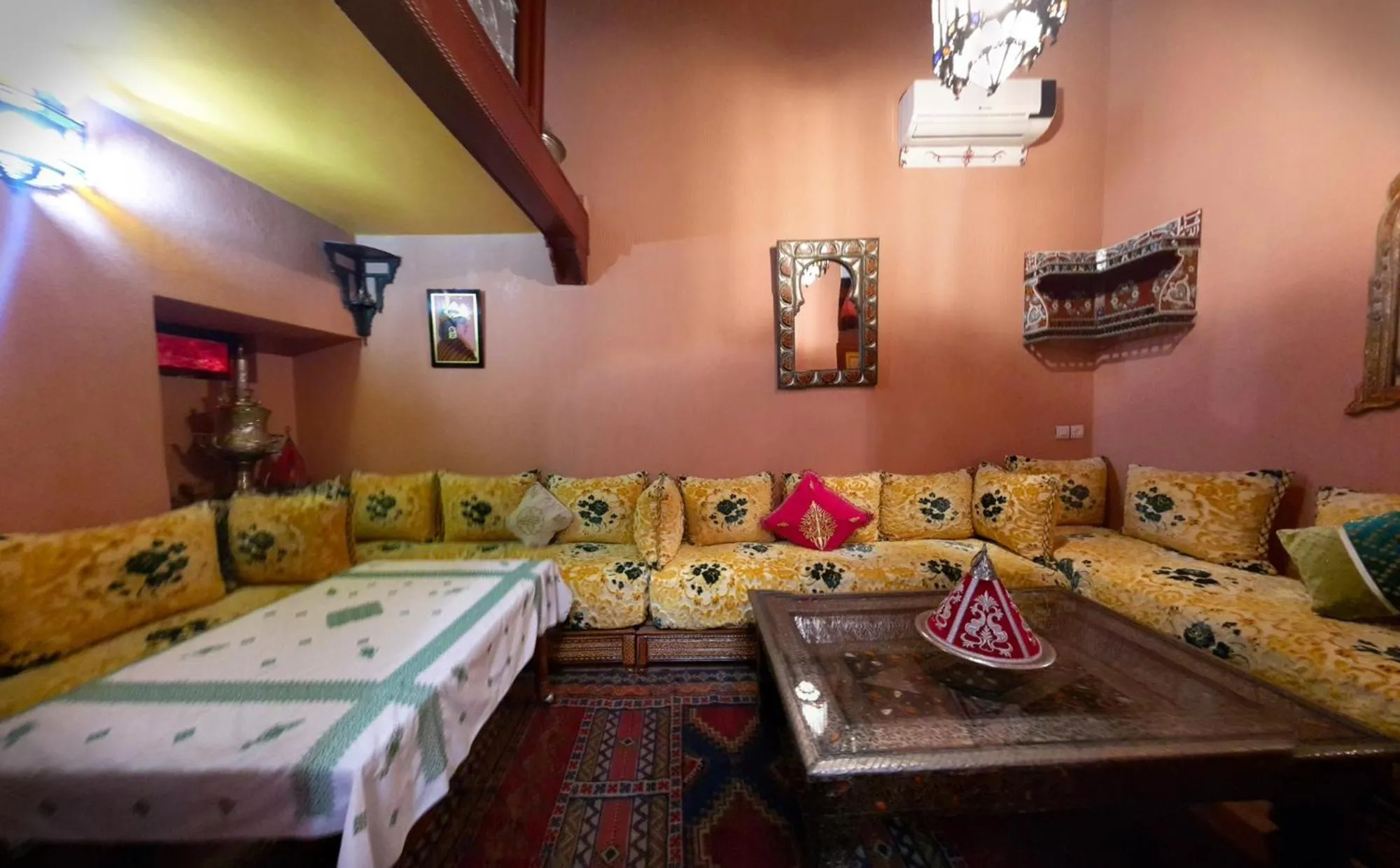 Communal lounge/ TV room in Riad Atika Mek