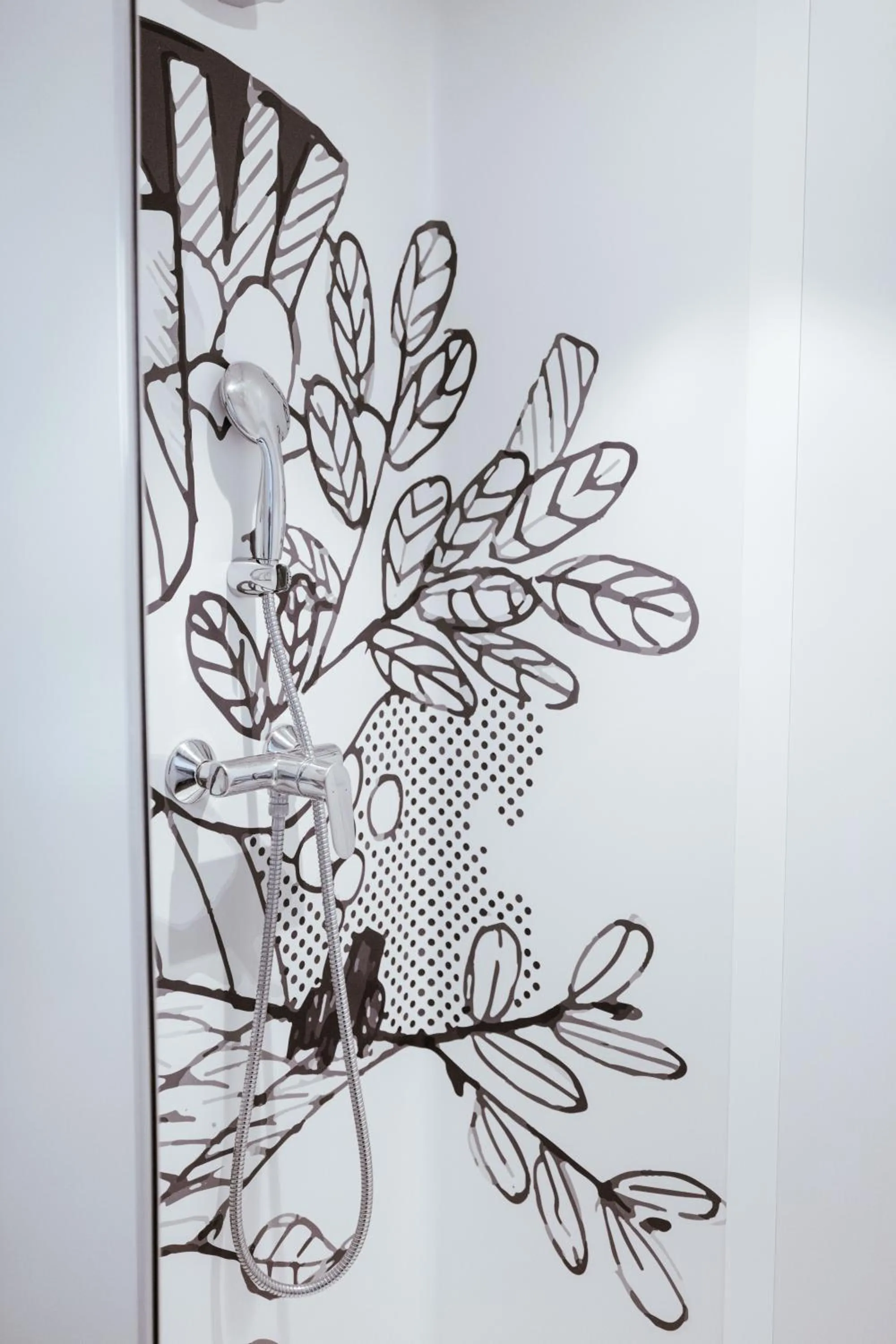 Shower in ibis Budget Luxembourg Aeroport