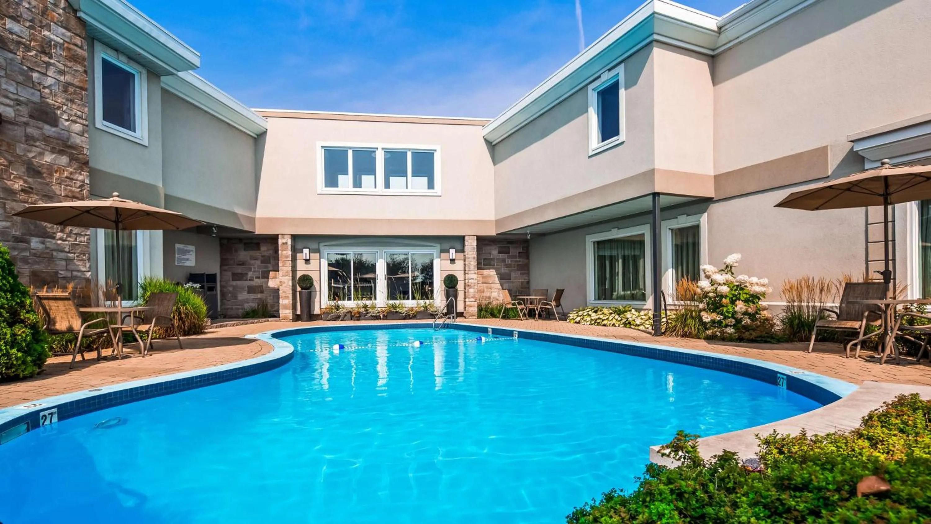 Pool view in Best Western Premier Hotel Aristocrate