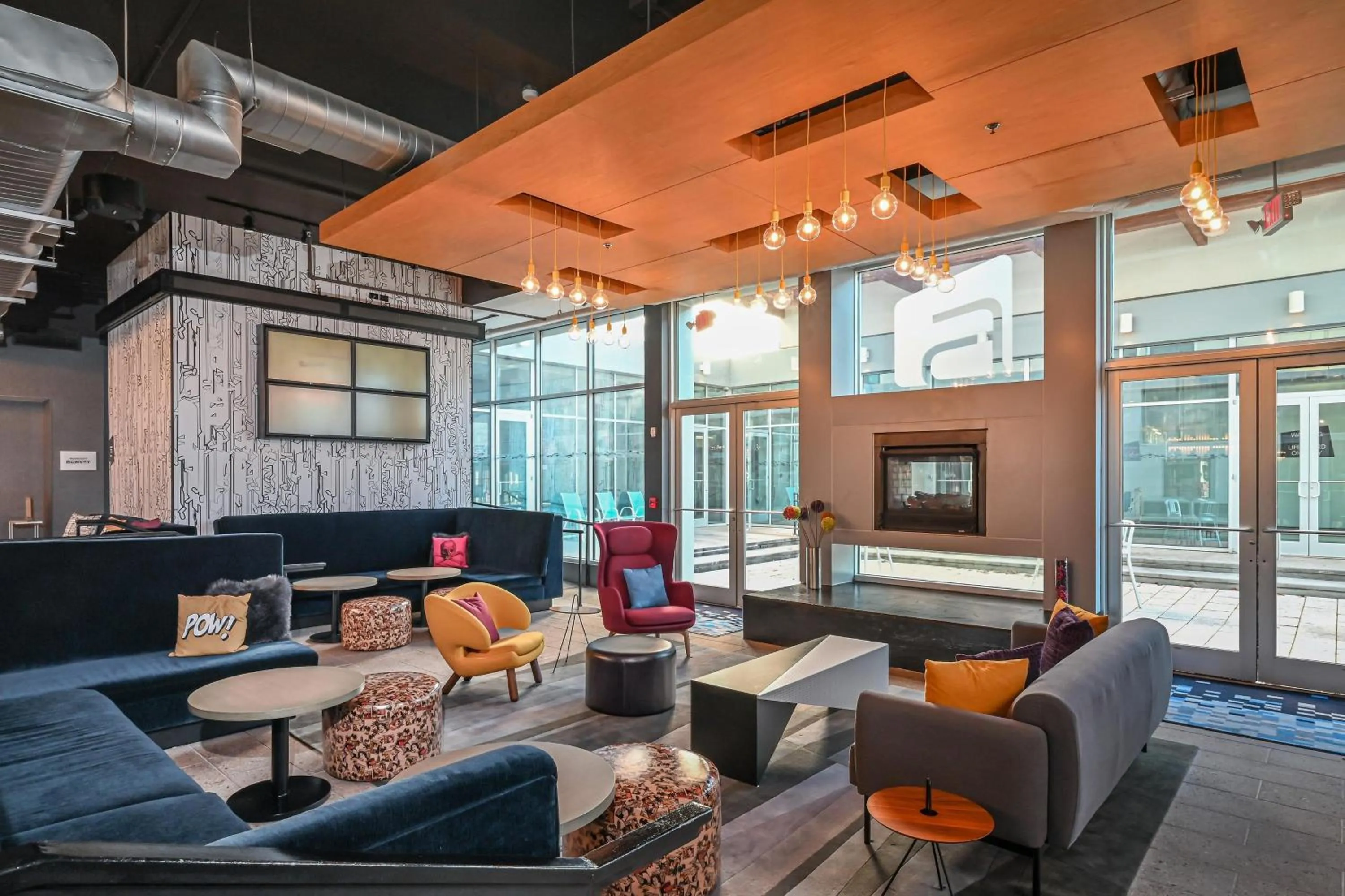 Lounge or bar in Aloft Charleston Airport and Convention Center
