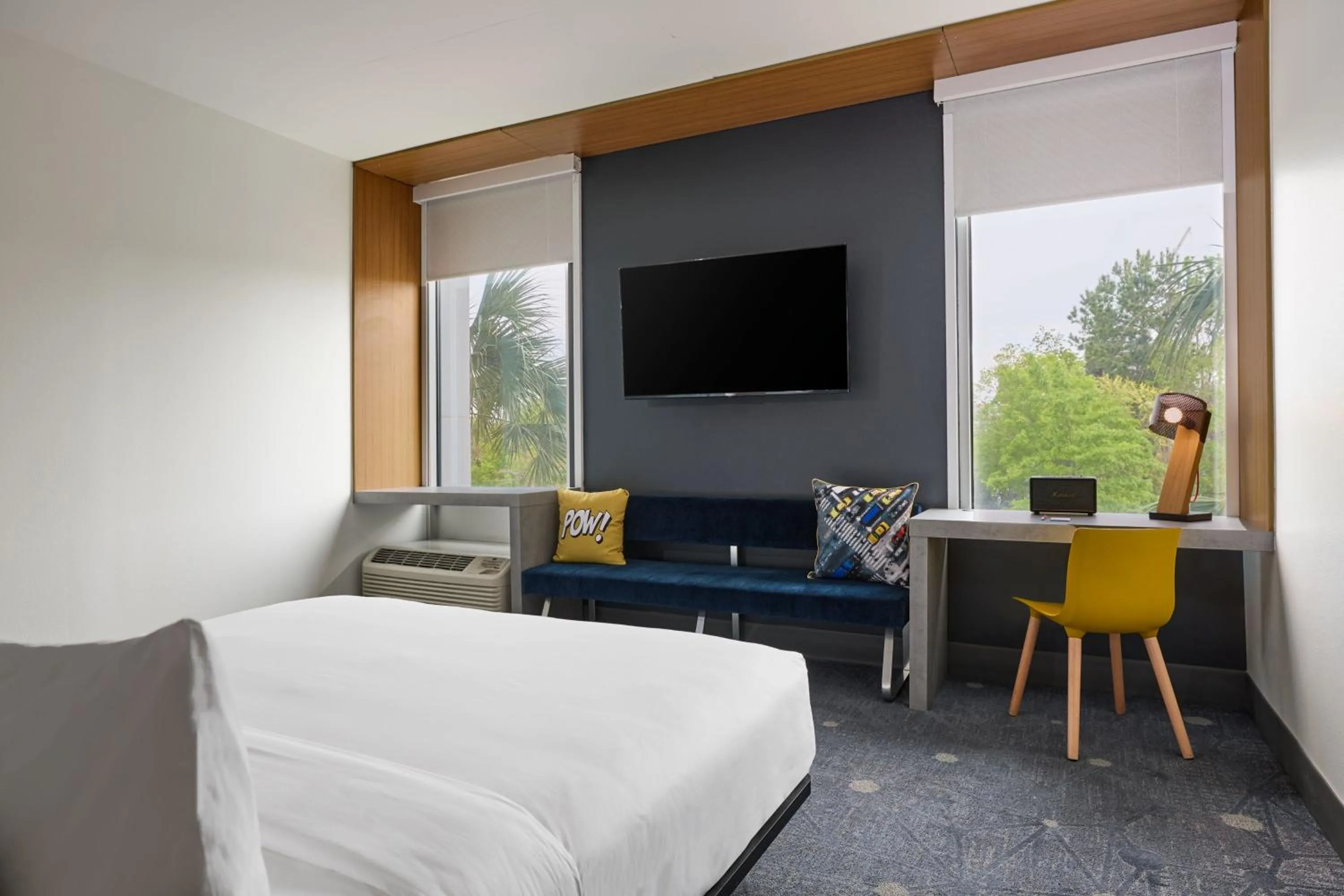Photo of the whole room, Bed in Aloft Charleston Airport and Convention Center