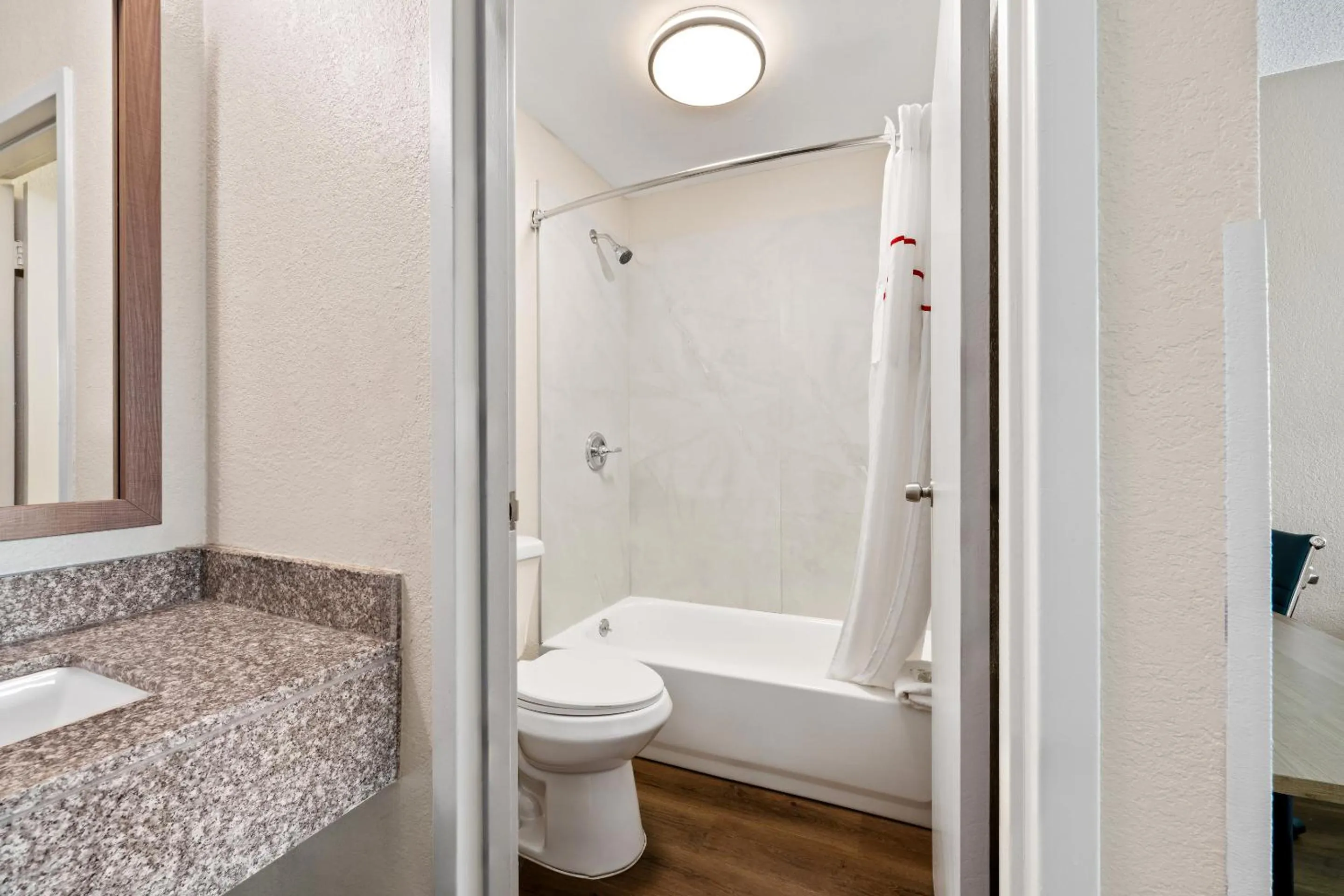 Bathroom in Red Roof Inn Charlotte - Airport