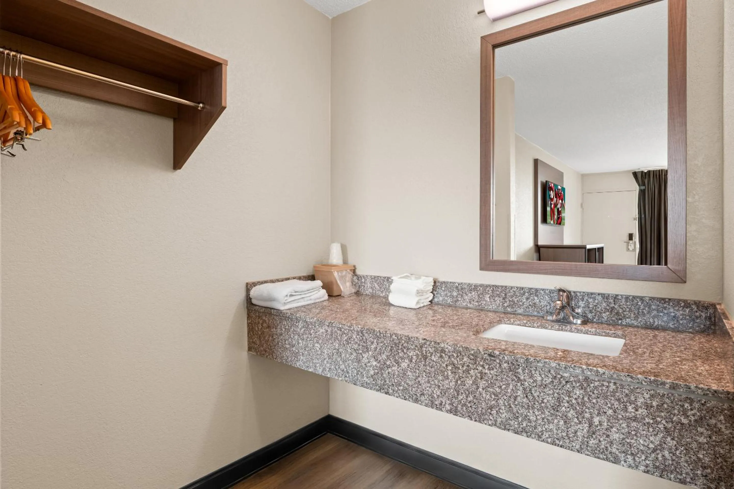 Bathroom in Red Roof Inn Charlotte - Airport