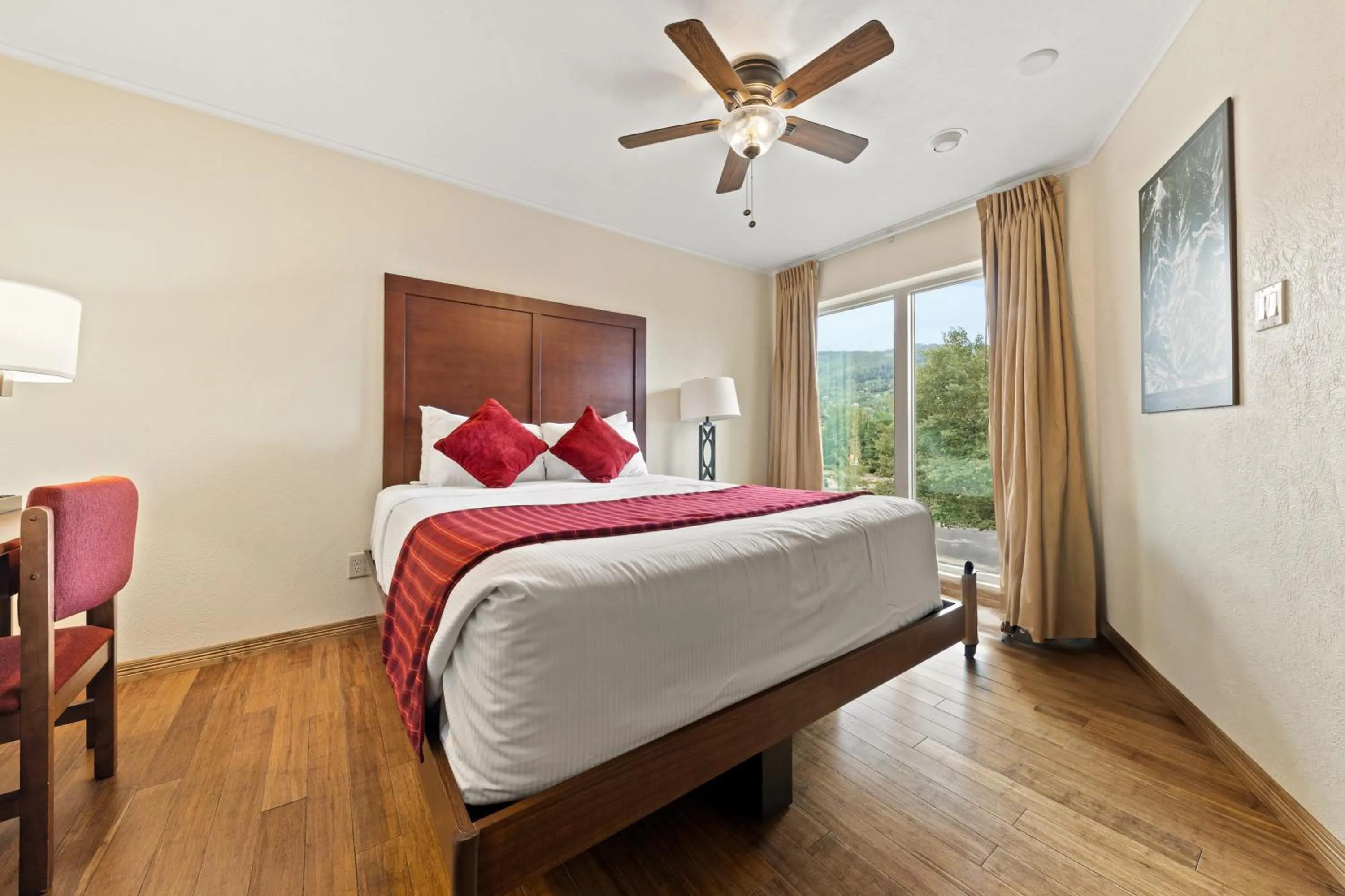 Bedroom, Bed in The Christie Lodge – All Suite Property Vail Valley/Beaver Creek