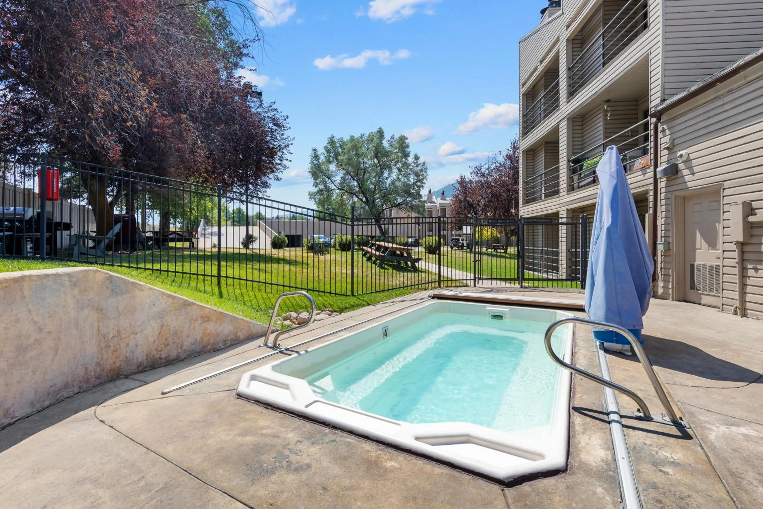 Swimming pool in The Christie Lodge – All Suite Property Vail Valley/Beaver Creek