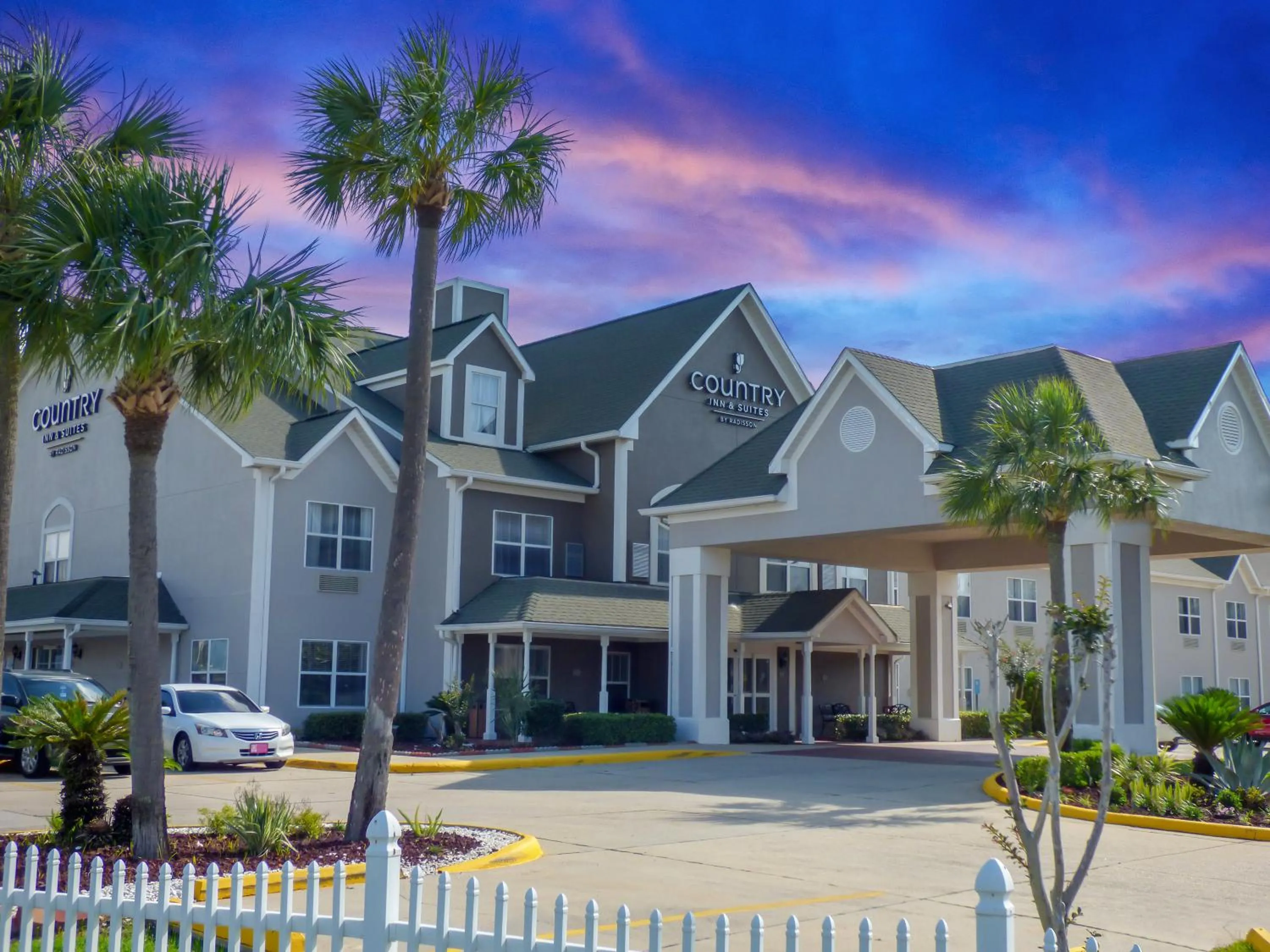 Facade/entrance in Country Inn & Suites by Radisson, Biloxi-Ocean Springs, MS