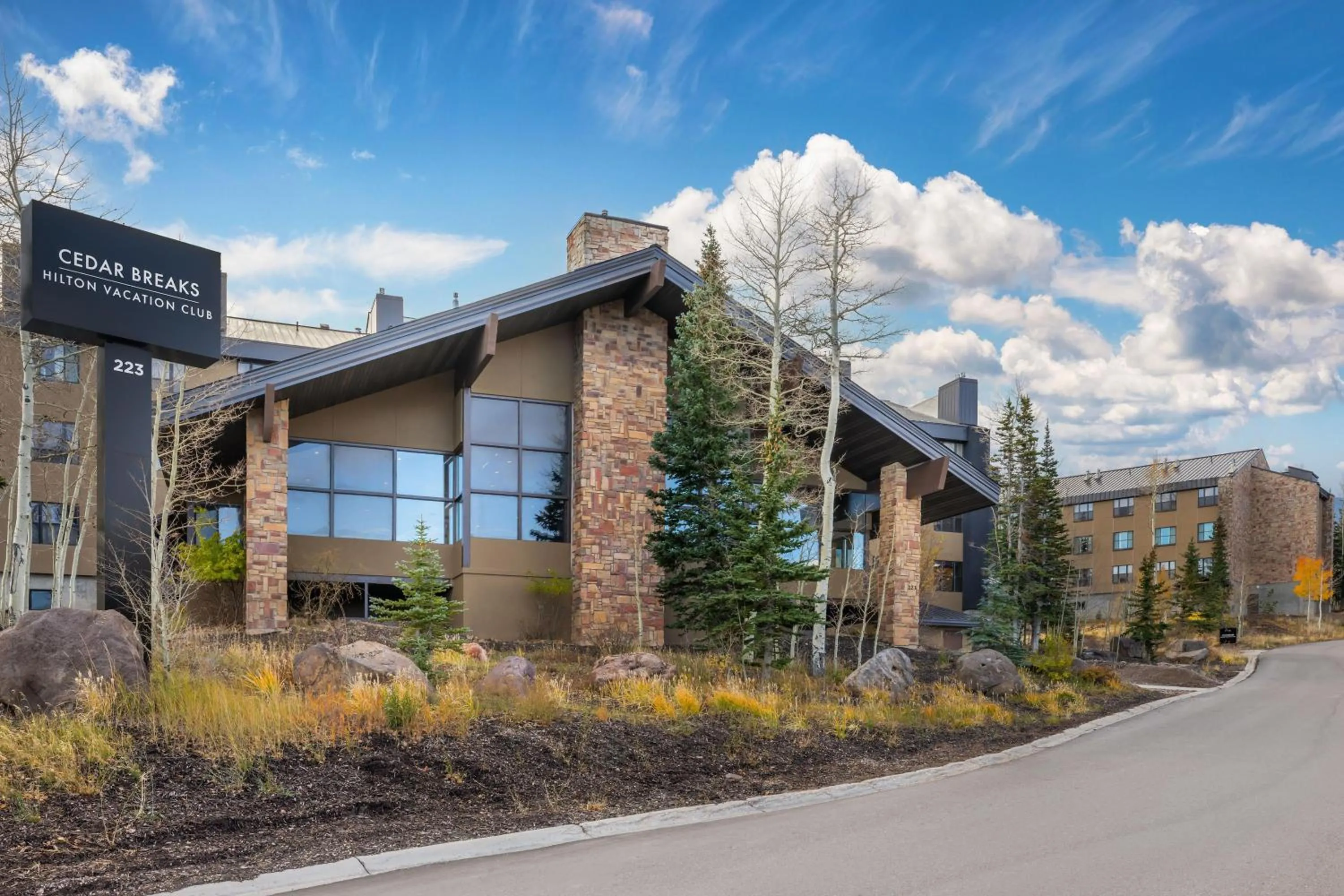 Property building in Hilton Vacation Club Cedar Breaks Brian Head