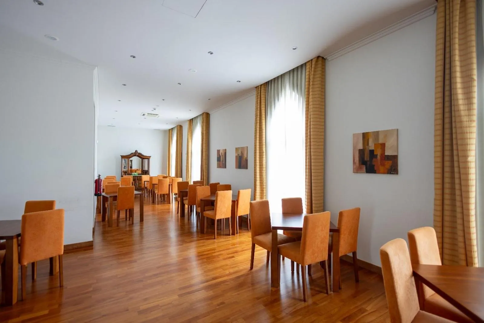 Breakfast in Hotel Apartamentos Geres Ribeiro