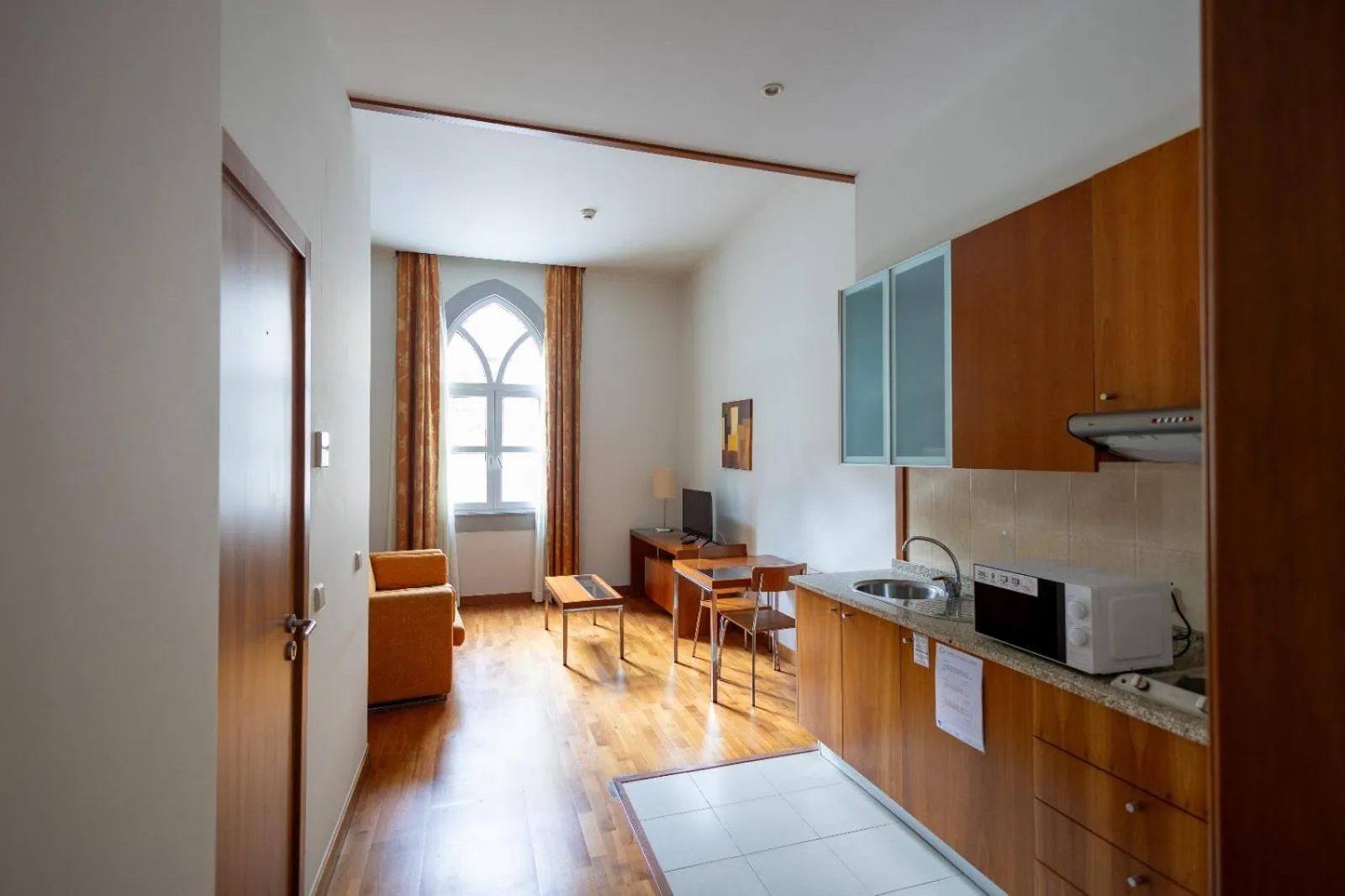 Kitchen or kitchenette in Hotel Apartamentos Geres Ribeiro