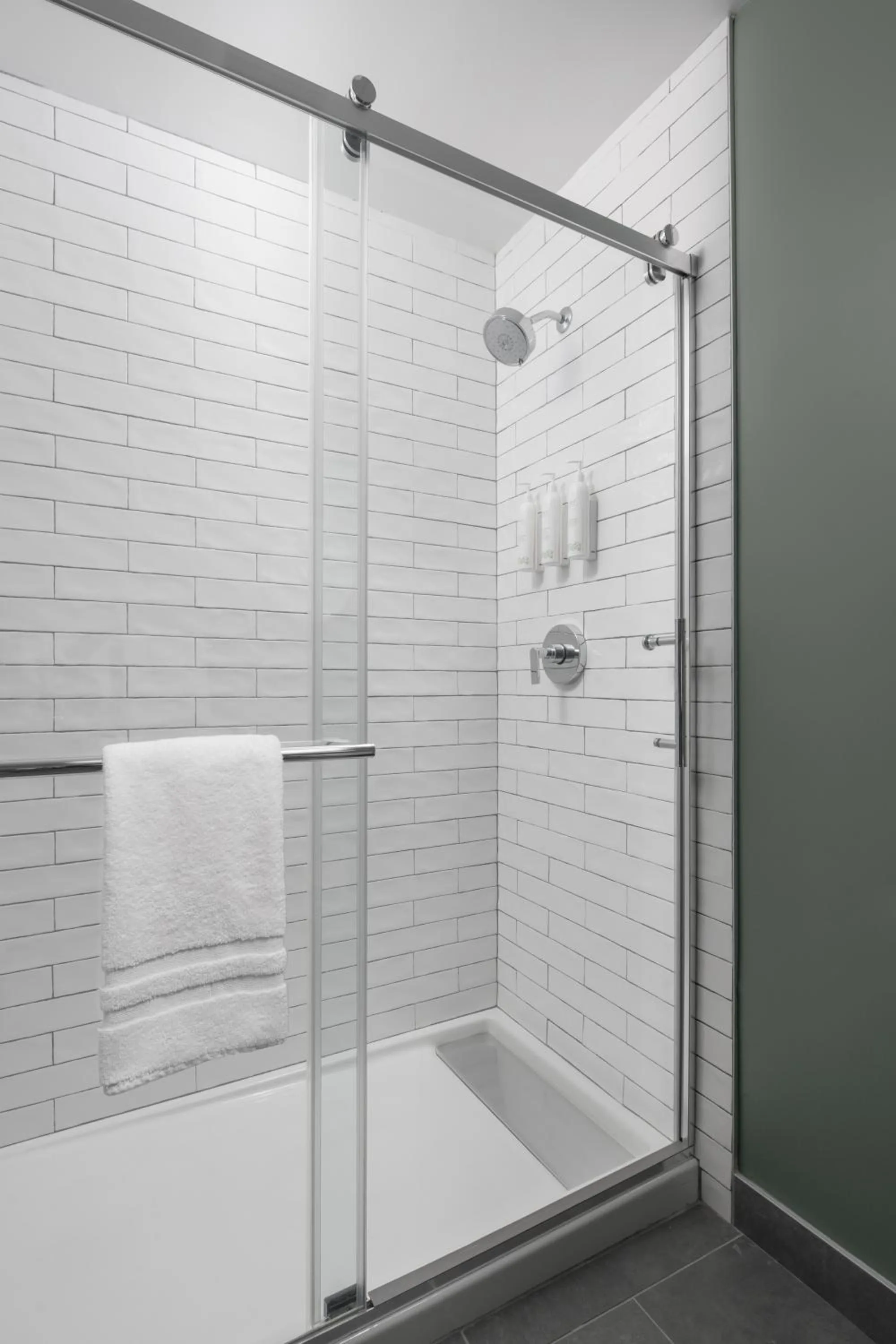 Shower in Valley River Inn