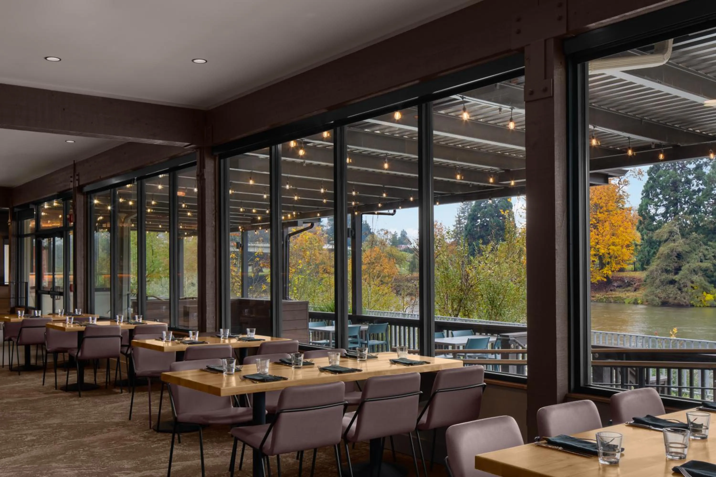 Restaurant/places to eat in Valley River Inn