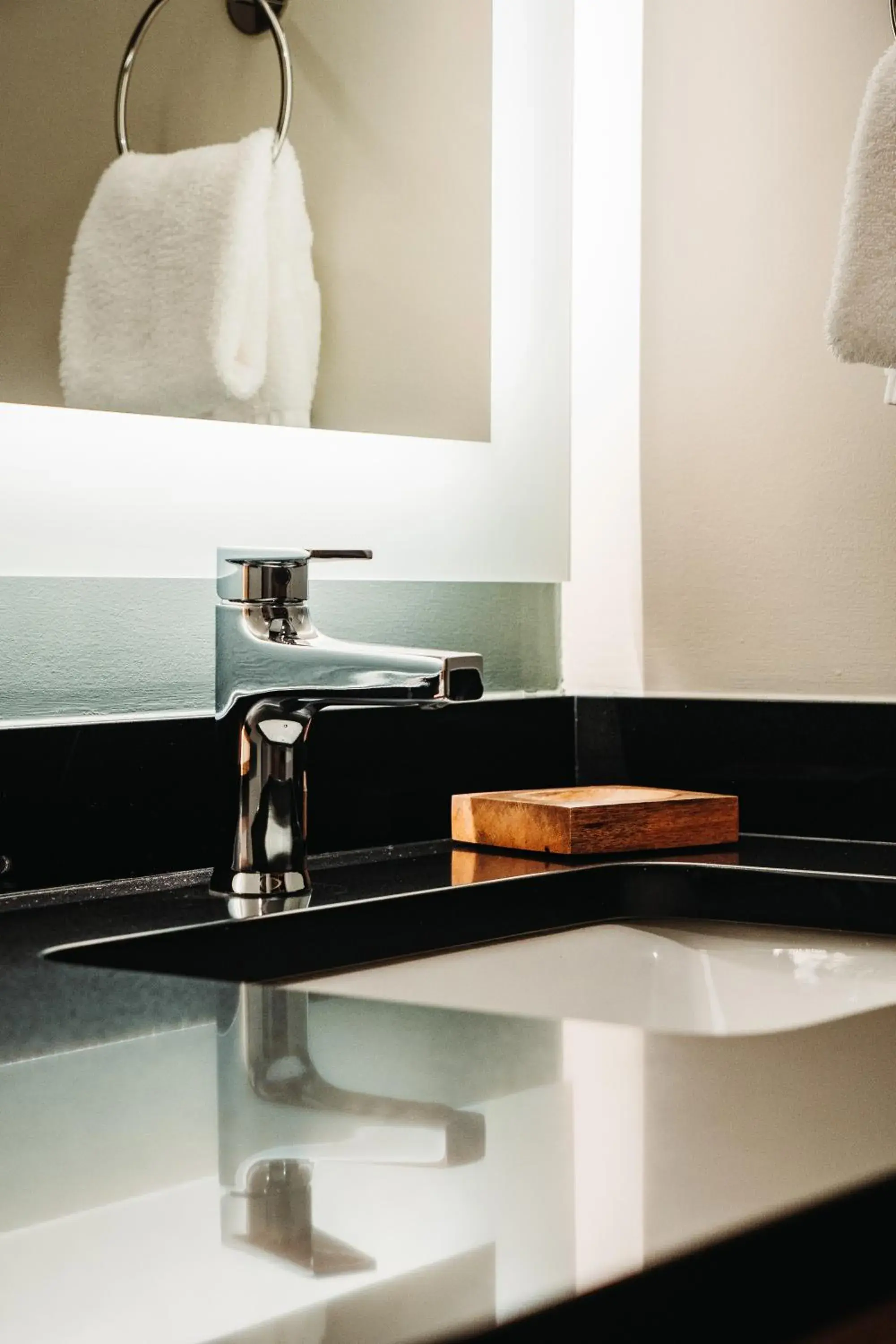 King Suite with Pool View in Valley River Inn King Suite with Pool View in Valley River Inn