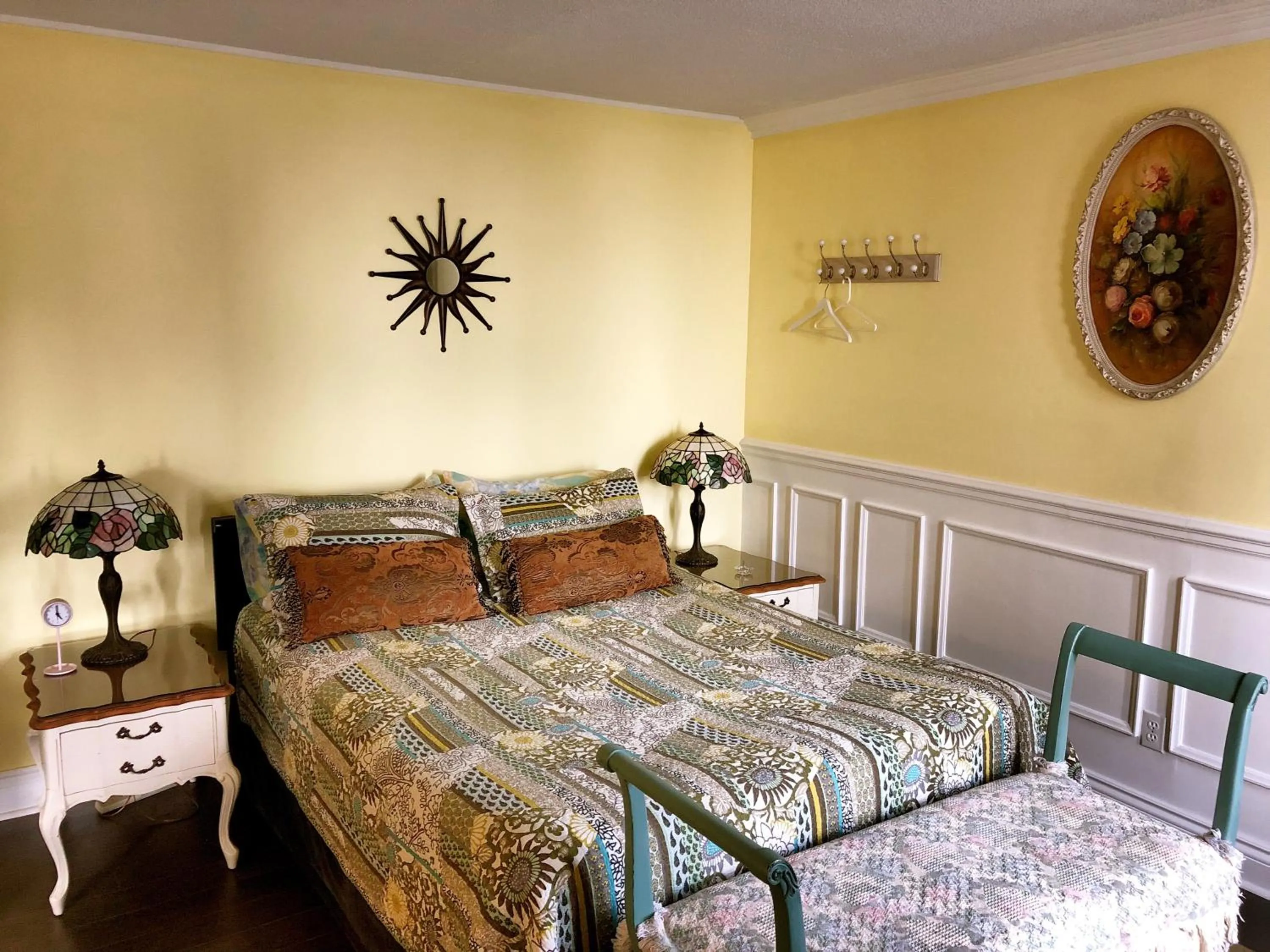 Bedroom, Bed in Blue Gables Bed and Breakfast