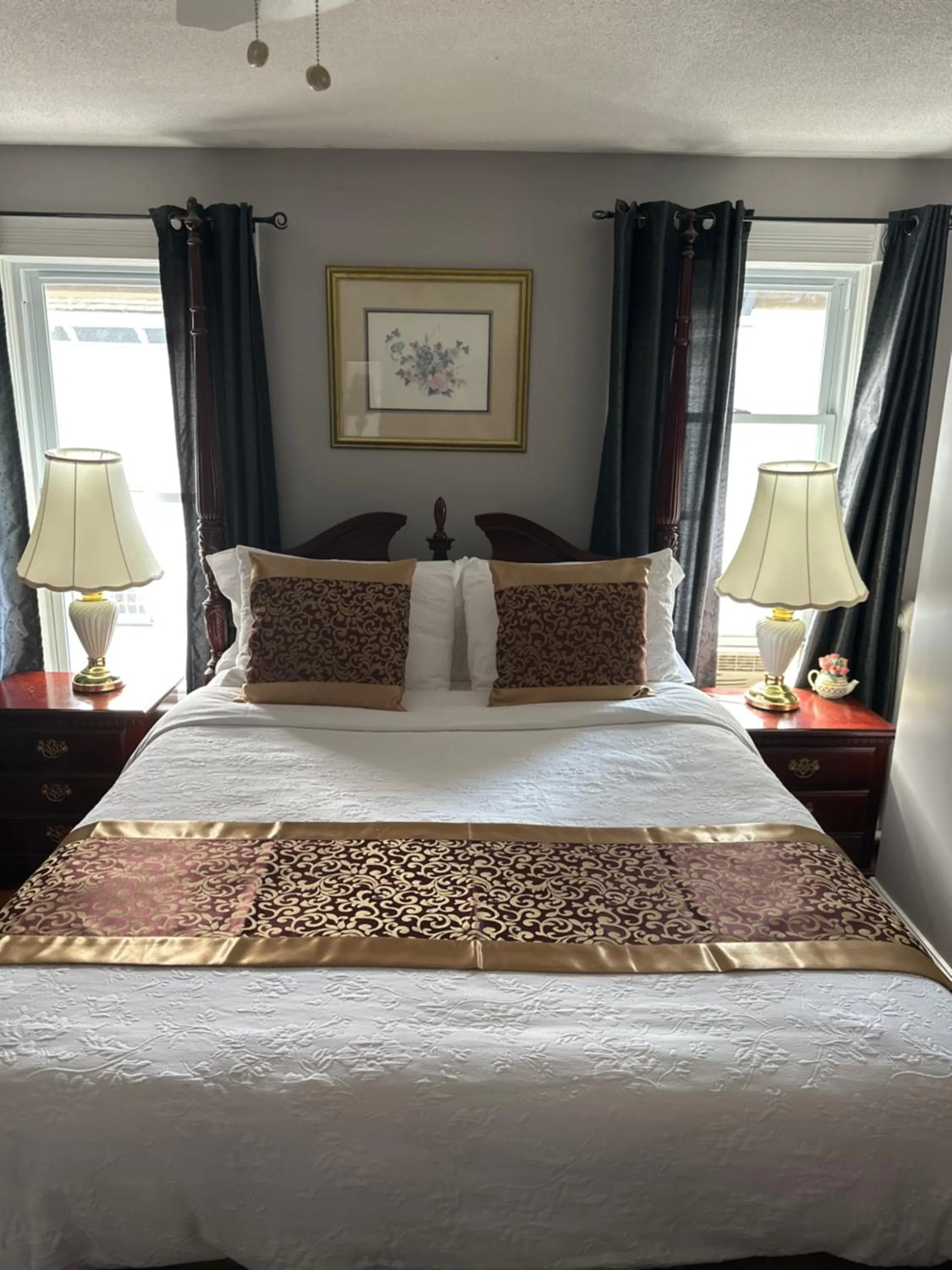 Bed in Blue Gables Bed and Breakfast